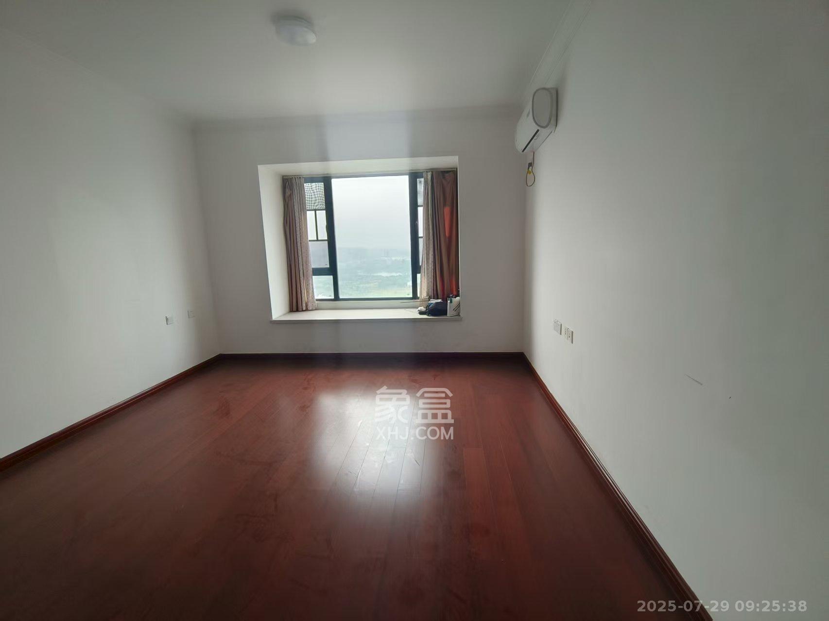 中海国际五期  4室2厅2卫    2300.0元/月 中海国际五期  4室2厅2卫    2300.0元/月