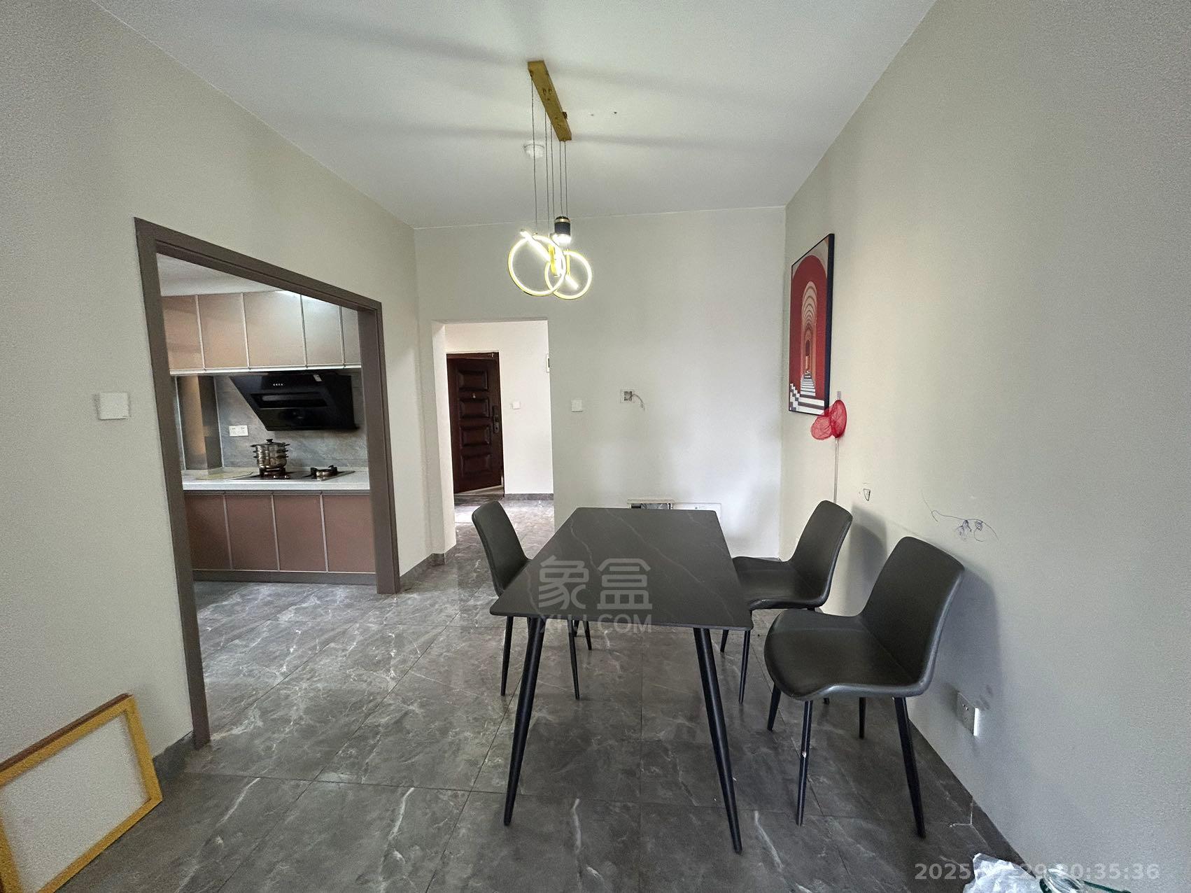 中房天玺湾 4室2厅2卫 2000.0元/月 中房天玺湾 4室2厅2卫 2000.0元/月室内图