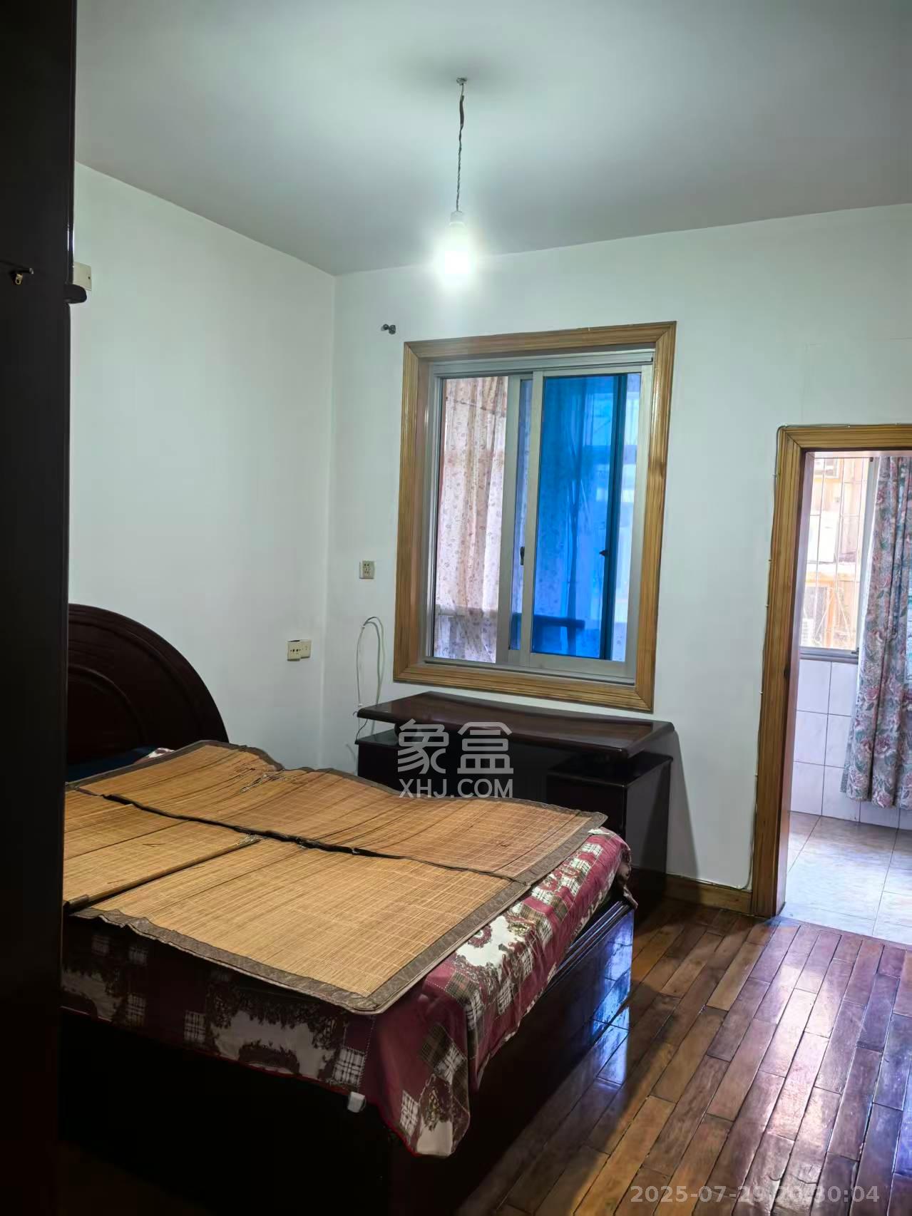 东瓜山二村  2室1厅1卫    1600.0元/月室内图