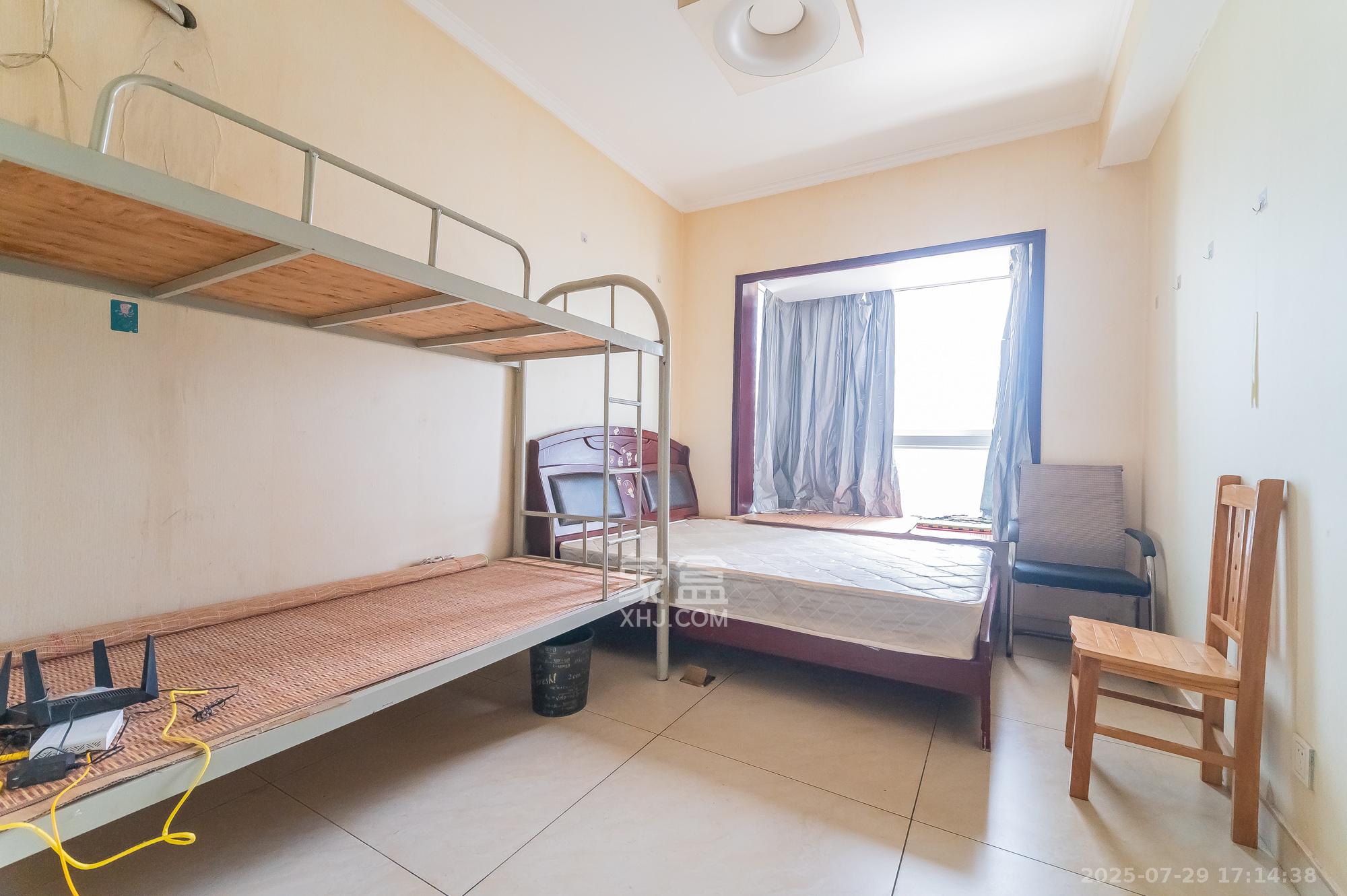 开源鑫景 3室2厅2卫 78.0万 开源鑫景 3室2厅2卫 78.0万卧室