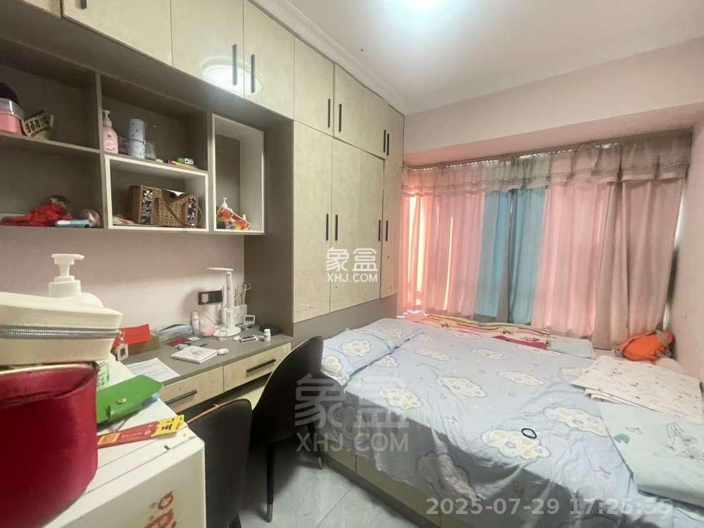 经世龙城 4室2厅2卫 2500.0元/月 经世龙城 4室2厅2卫 2500.0元/月室内图