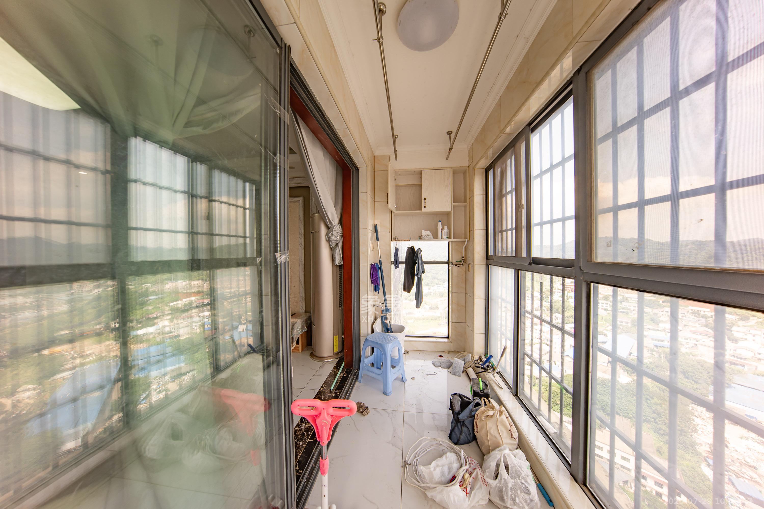 九龙领仕汇  3室1厅1卫    2200.0元/月室内图