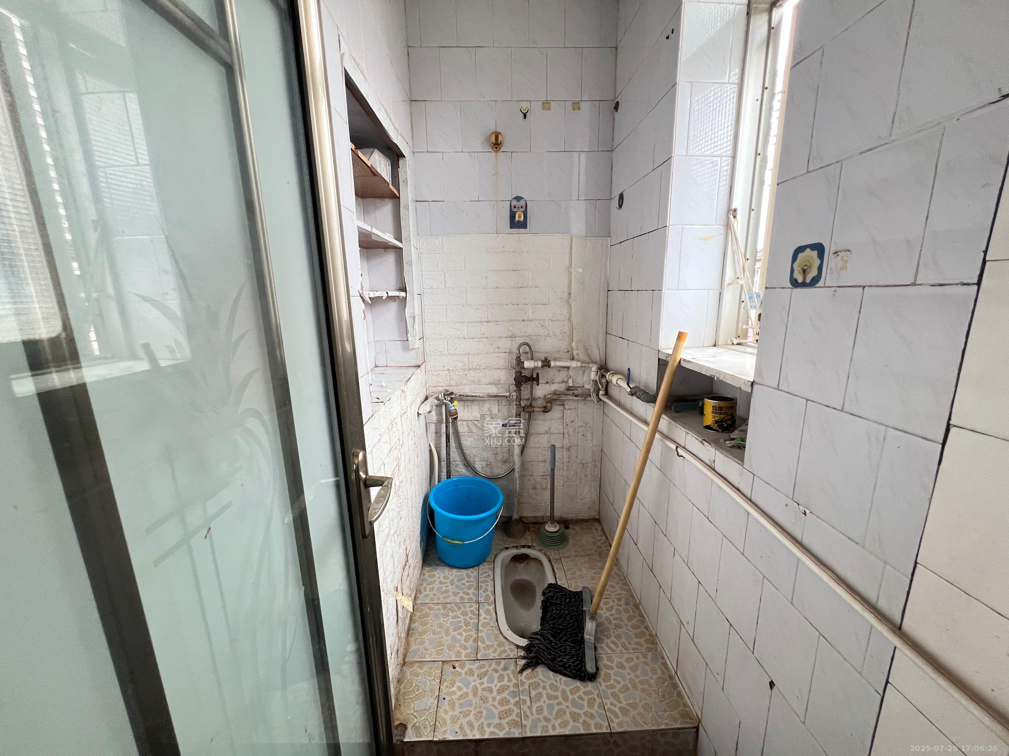 中医院宿舍  2室1厅1卫    1200.0元/月室内图