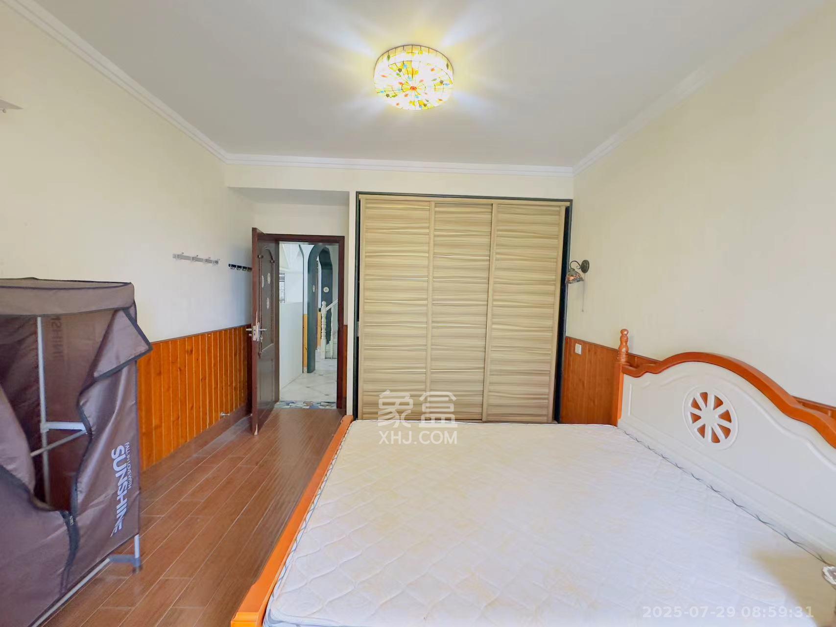 保利麓谷林语D区 3室2厅2卫 2700.0元/月 保利麓谷林语D区 3室2厅2卫 2700.0元/月室内图