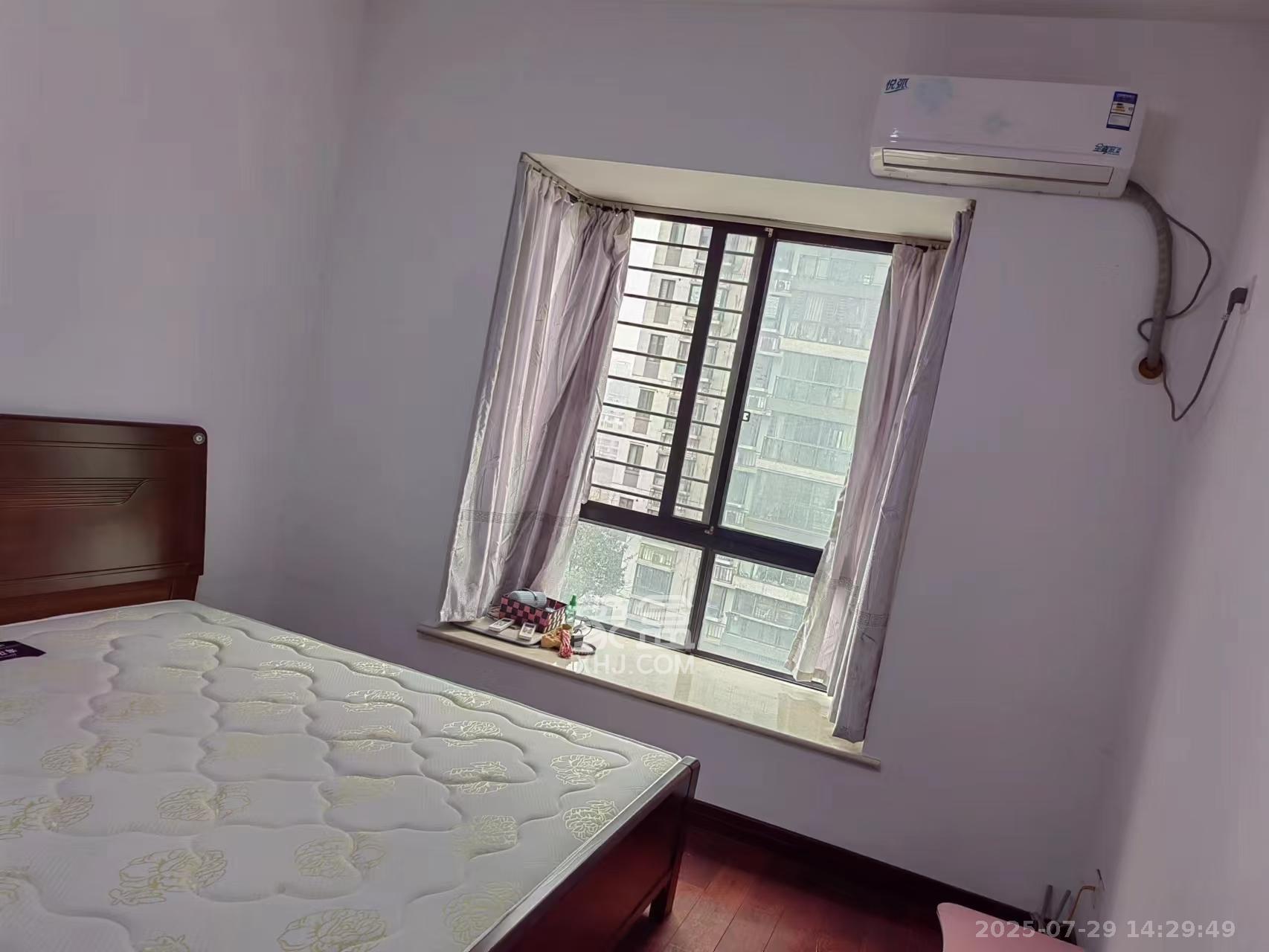 钱隆学府一、二期  4室2厅1卫    3400.0元/月室内图