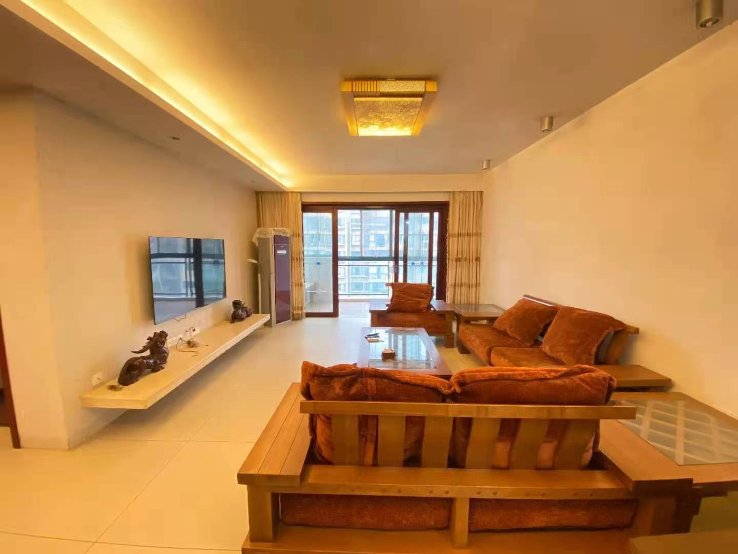 雅士林湘苑一期  3室2厅2卫   2500.00元/月