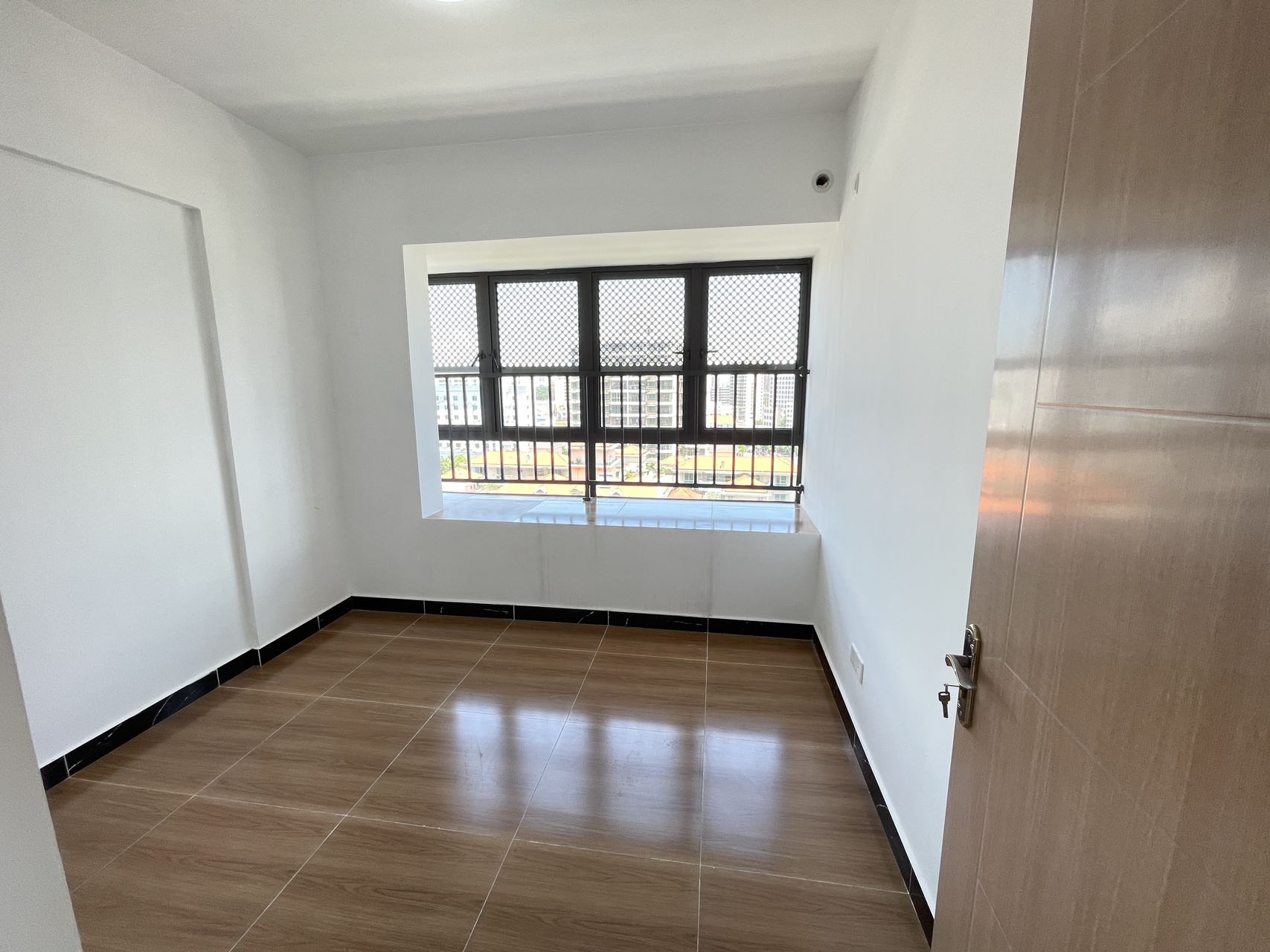 坡博家园三区 4室2厅2卫 176.0万 坡博家园三区 4室2厅2卫 176.0万室内图