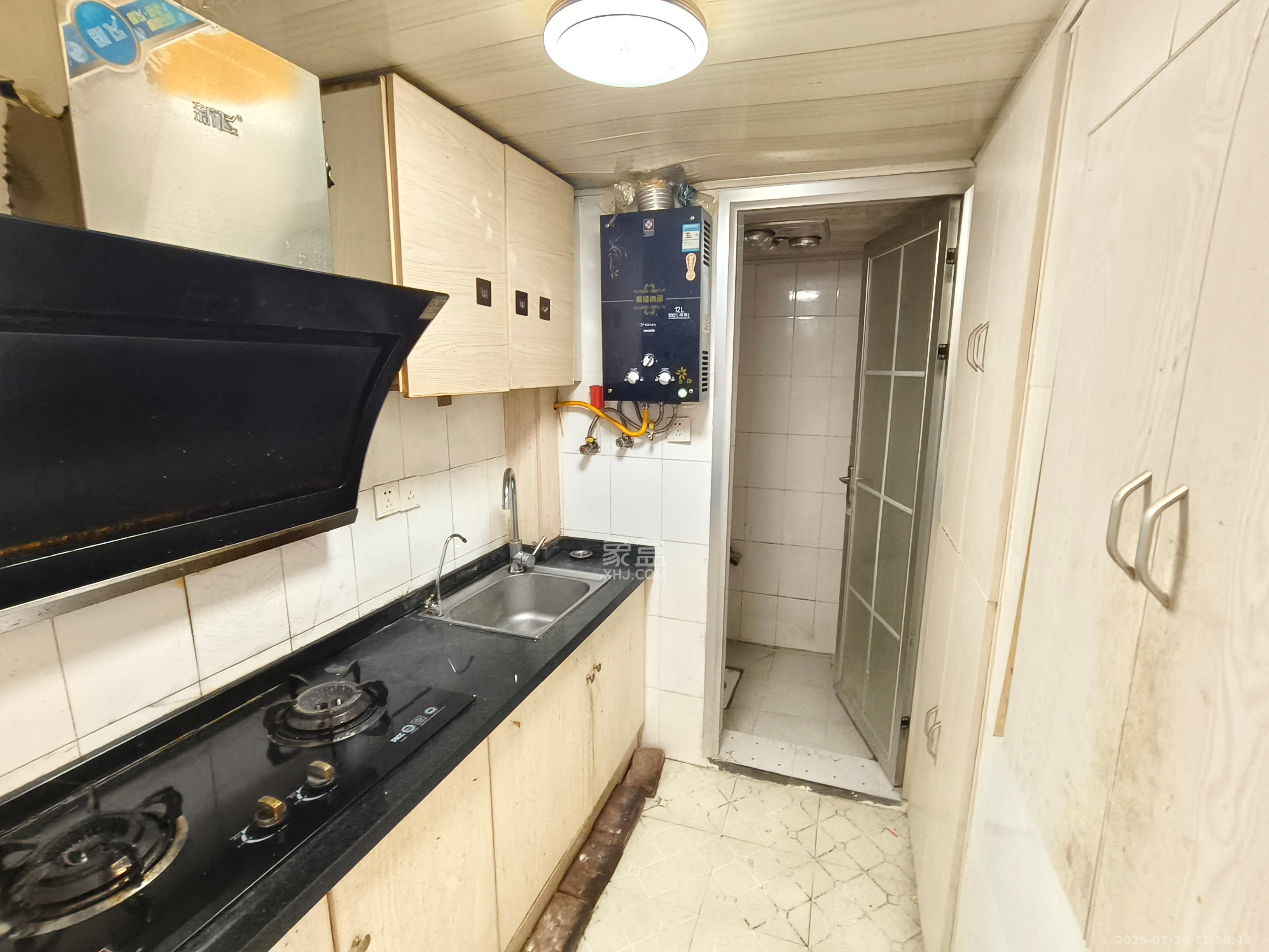 坡子街综合楼 2室1厅1卫 1600.0元/月 坡子街综合楼 2室1厅1卫 1600.0元/月室内图