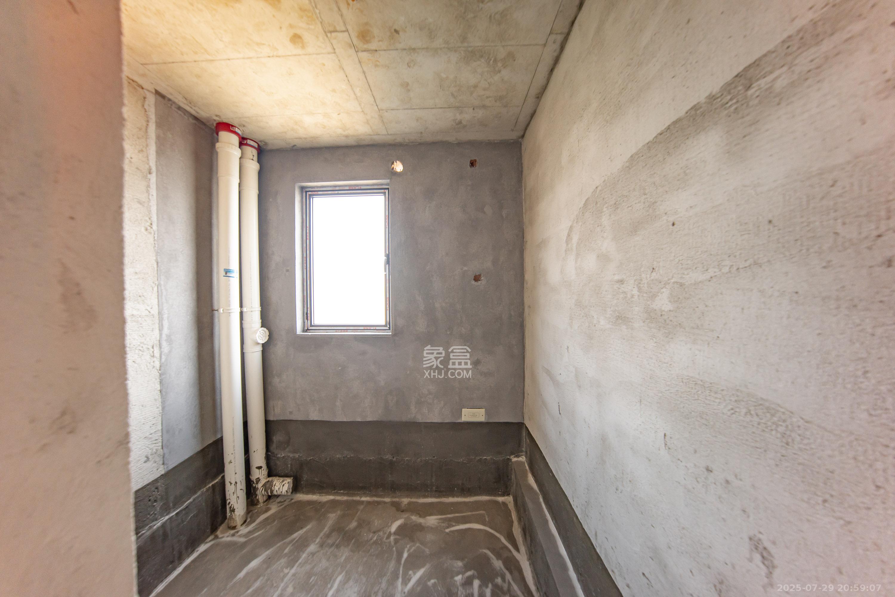 汉唐翰林府  4室2厅2卫    98.0万卫生间