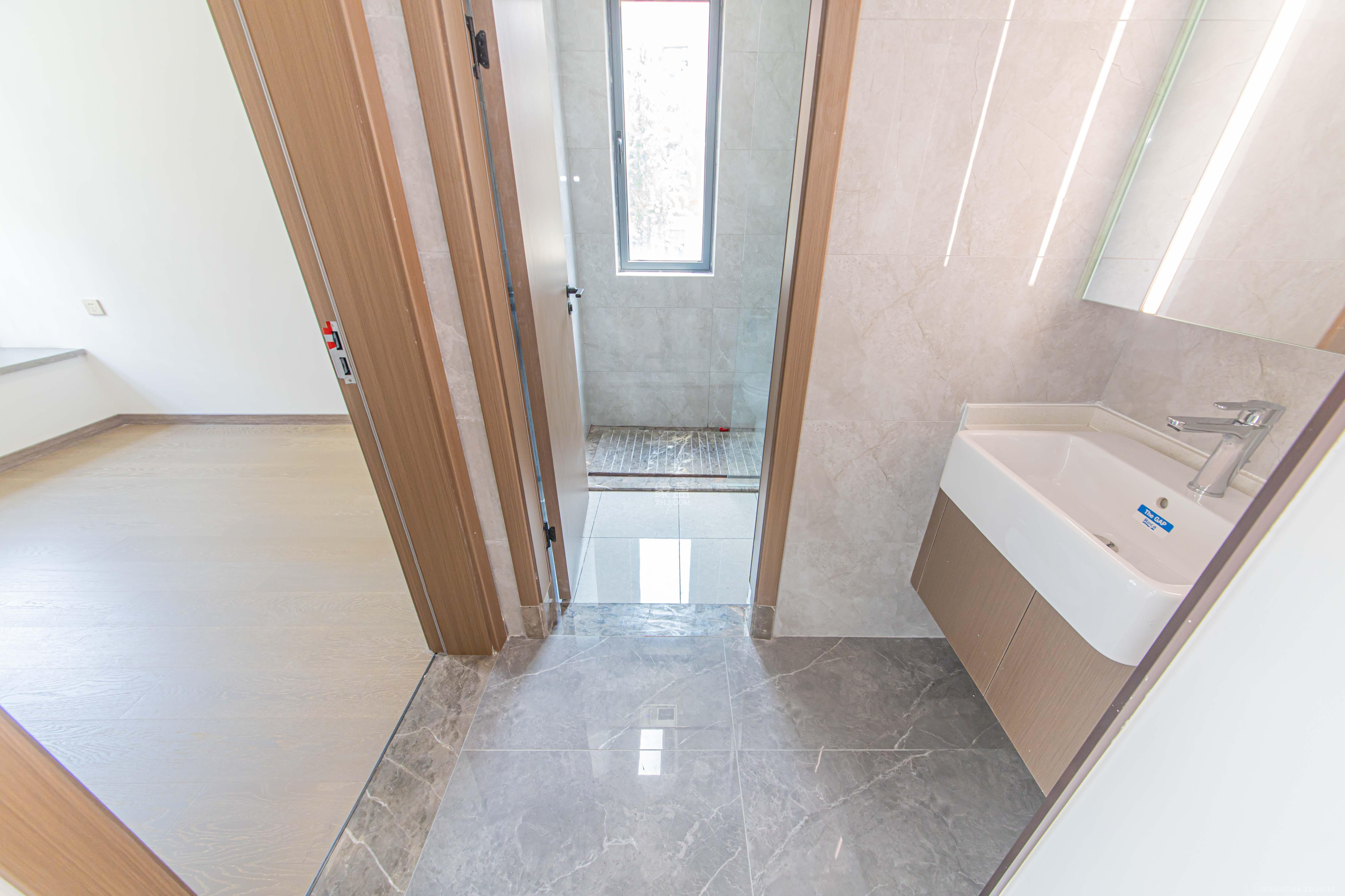 江悦和鸣 4室2厅2卫 220.0万 江悦和鸣 4室2厅2卫 220.0万卫生间