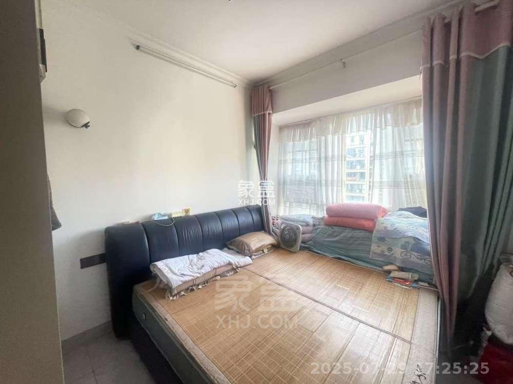 经世龙城 4室2厅2卫 2500.0元/月 经世龙城 4室2厅2卫 2500.0元/月室内图