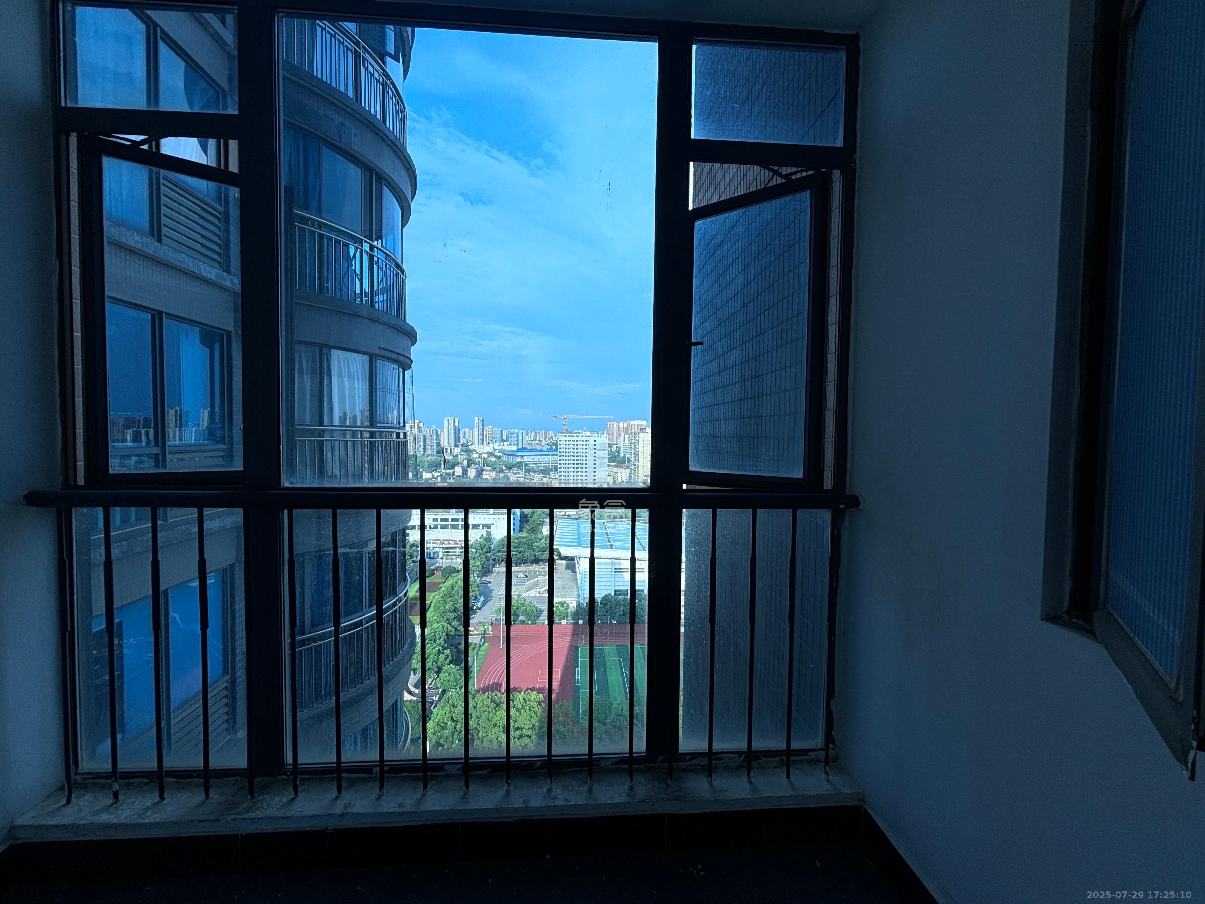 BOBO天下城（CTA财富中心）  3室2厅1卫    3000.0元/月室内图