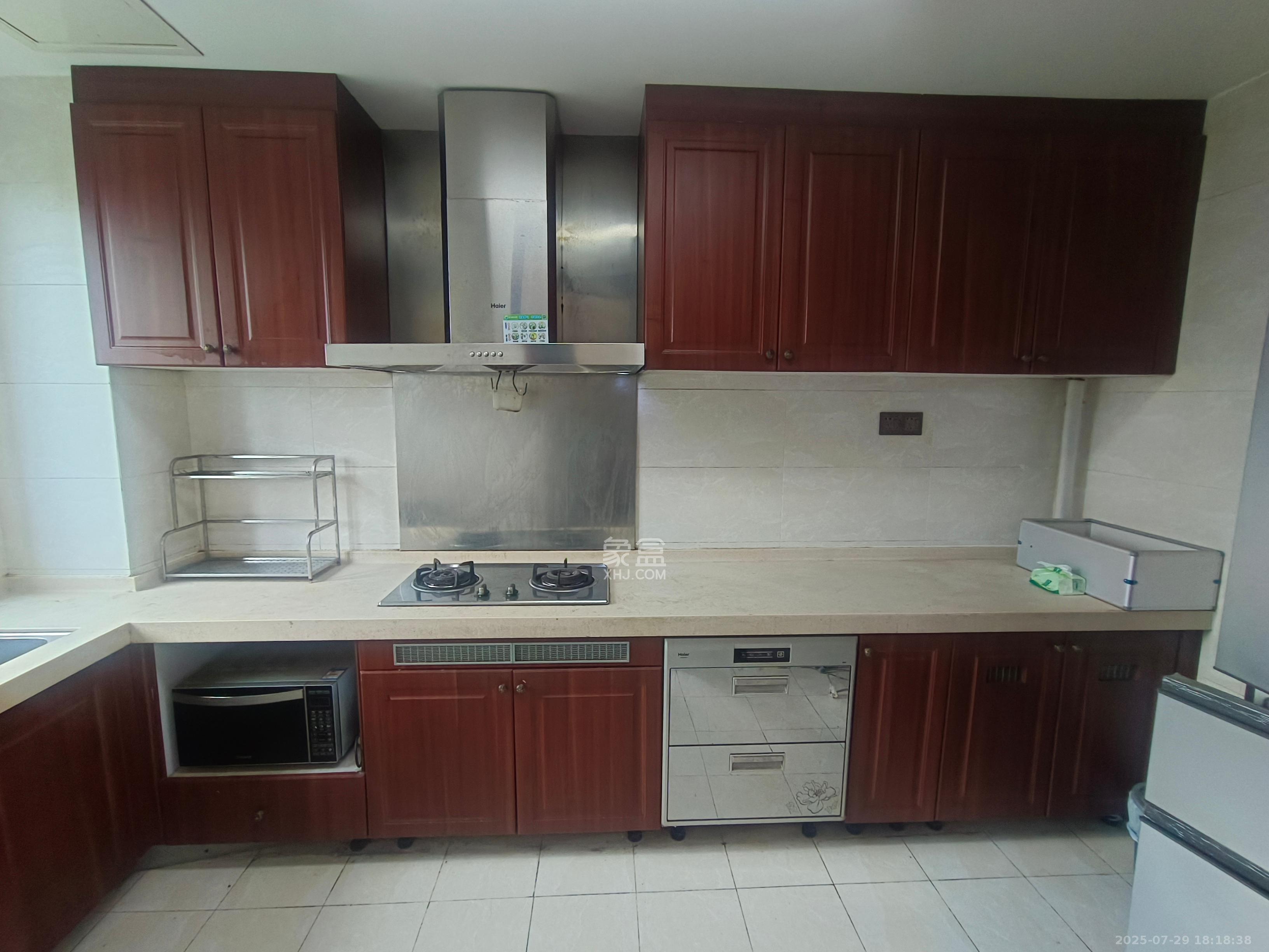 恒大城 4室2厅2卫 3500.0元/月 恒大城 4室2厅2卫 3500.0元/月室内图