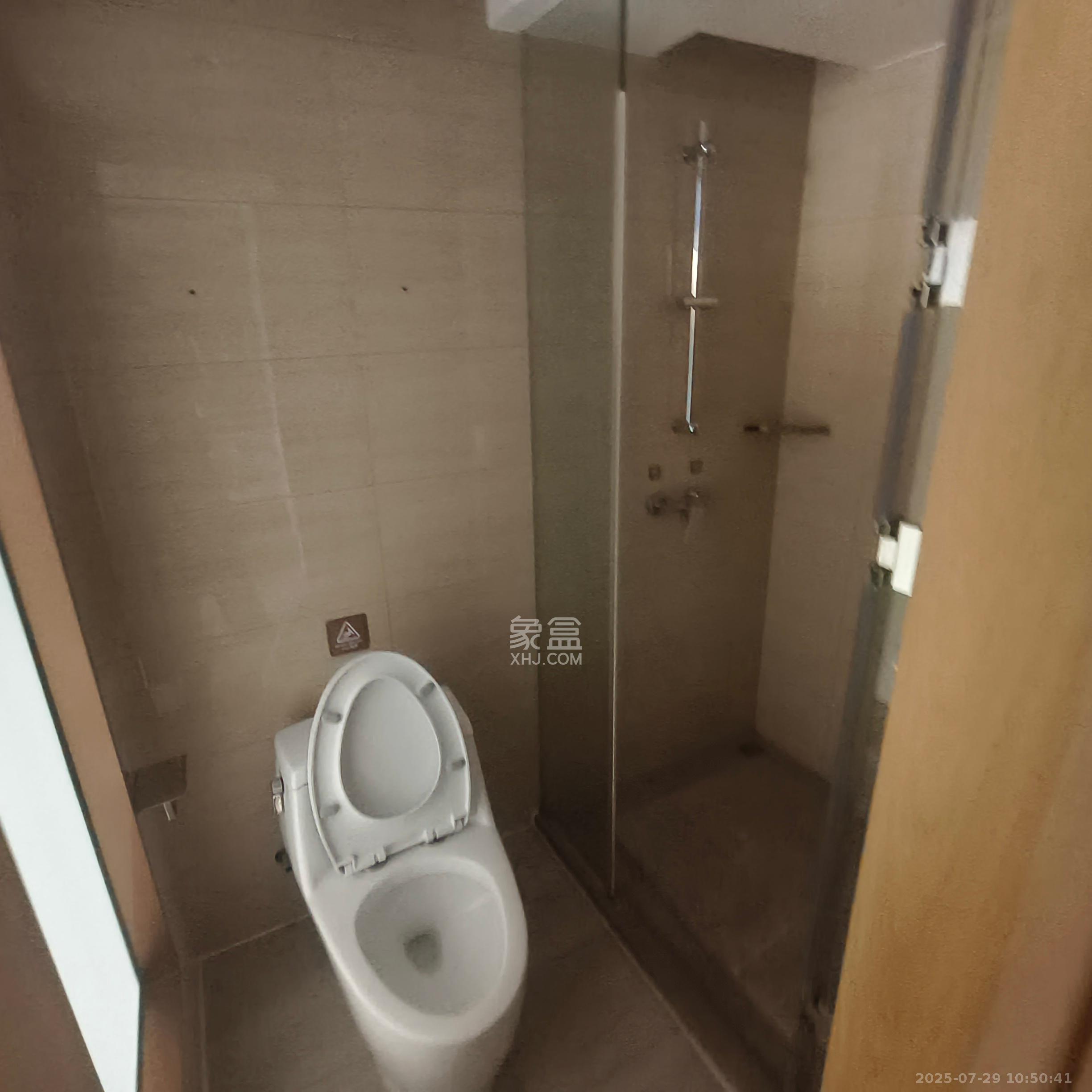 新长海漓湘悦  1室1厅1卫    1300.0元/月 新长海漓湘悦  1室1厅1卫    1300.0元/月室内图