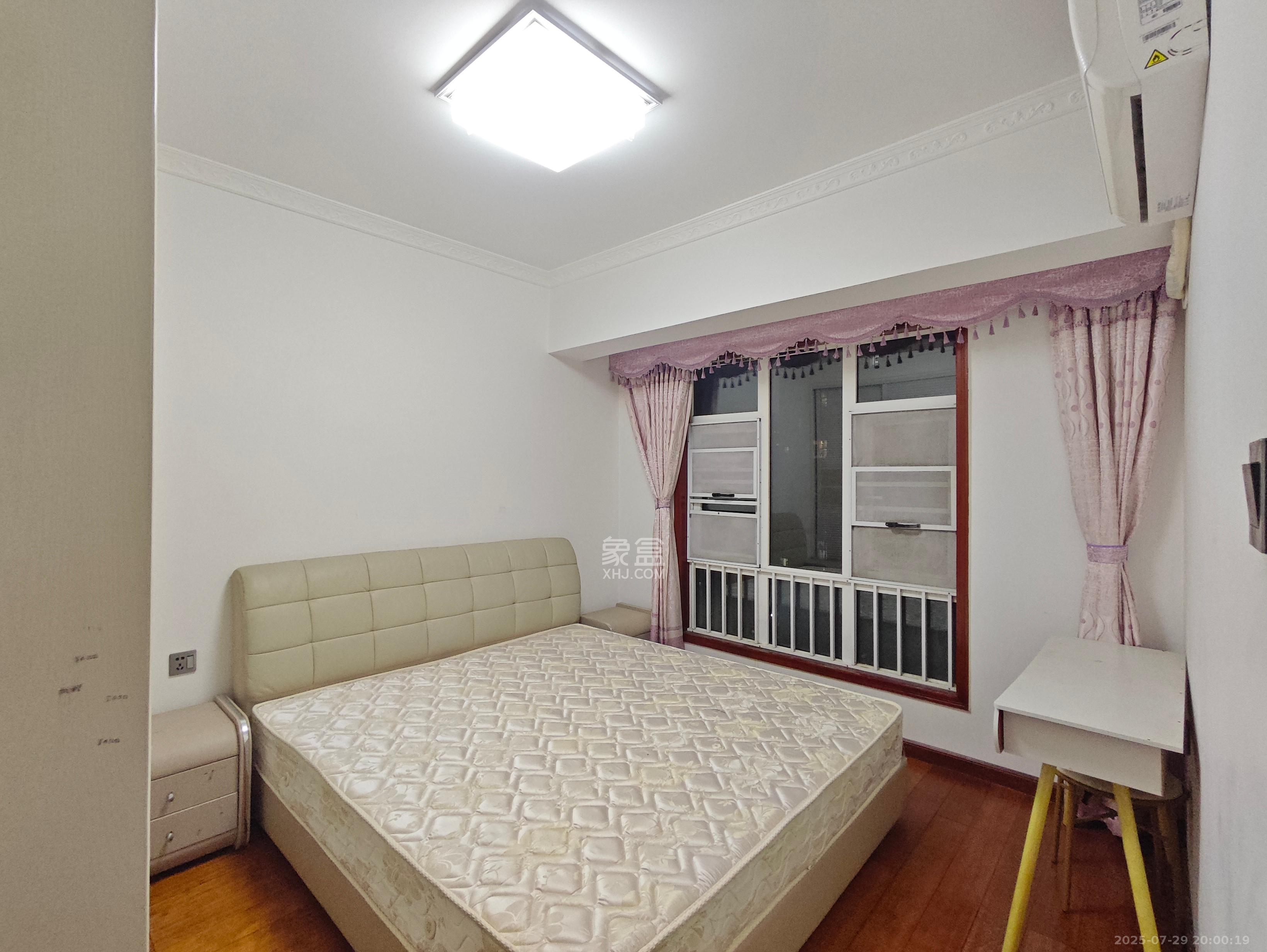 米兰春天 3室2厅1卫 2100.0元/月 米兰春天 3室2厅1卫 2100.0元/月室内图