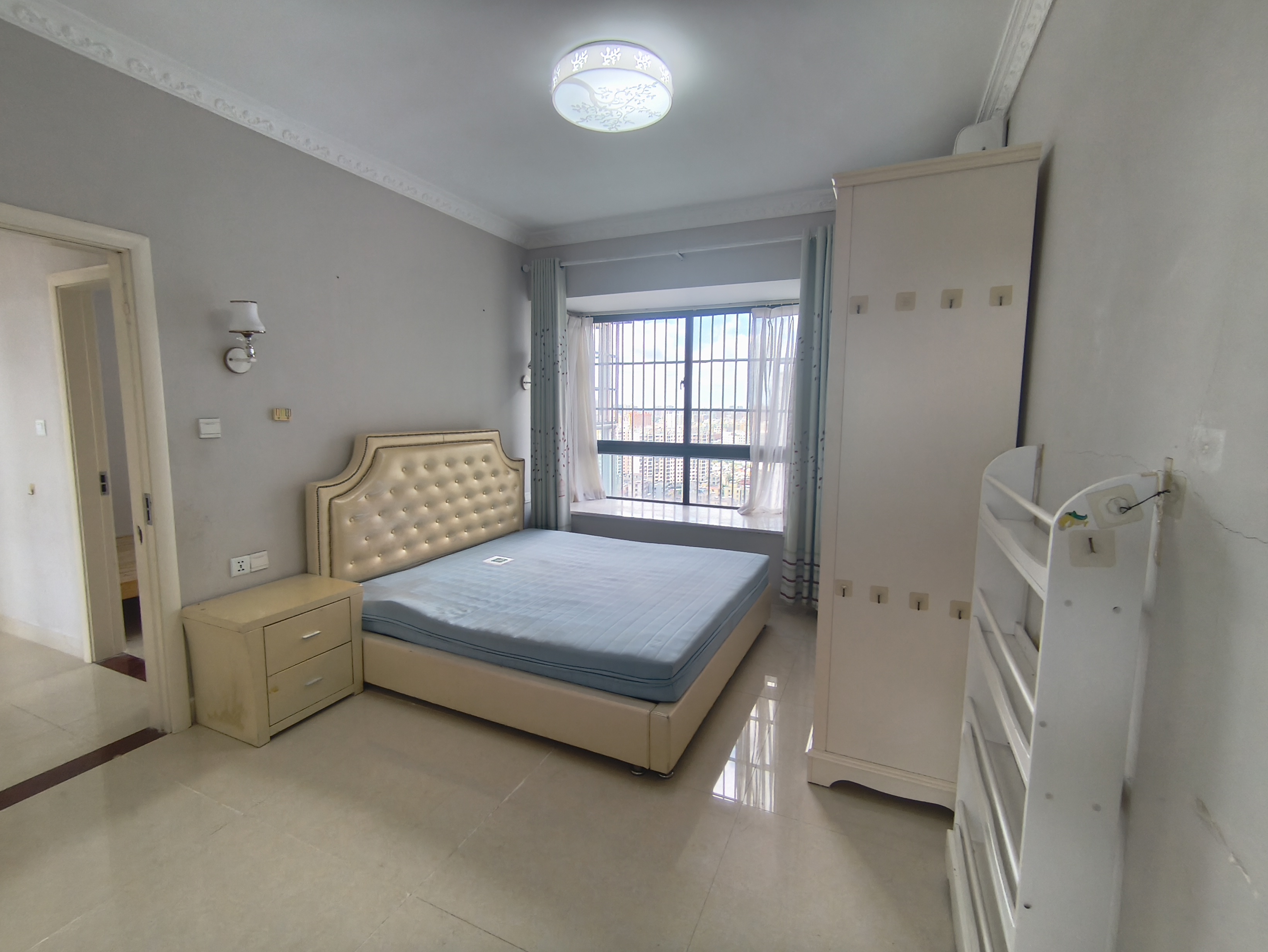 滨江熙岸小区 3室2厅2卫 2700.0元/月 滨江熙岸小区 3室2厅2卫 2700.0元/月室内图