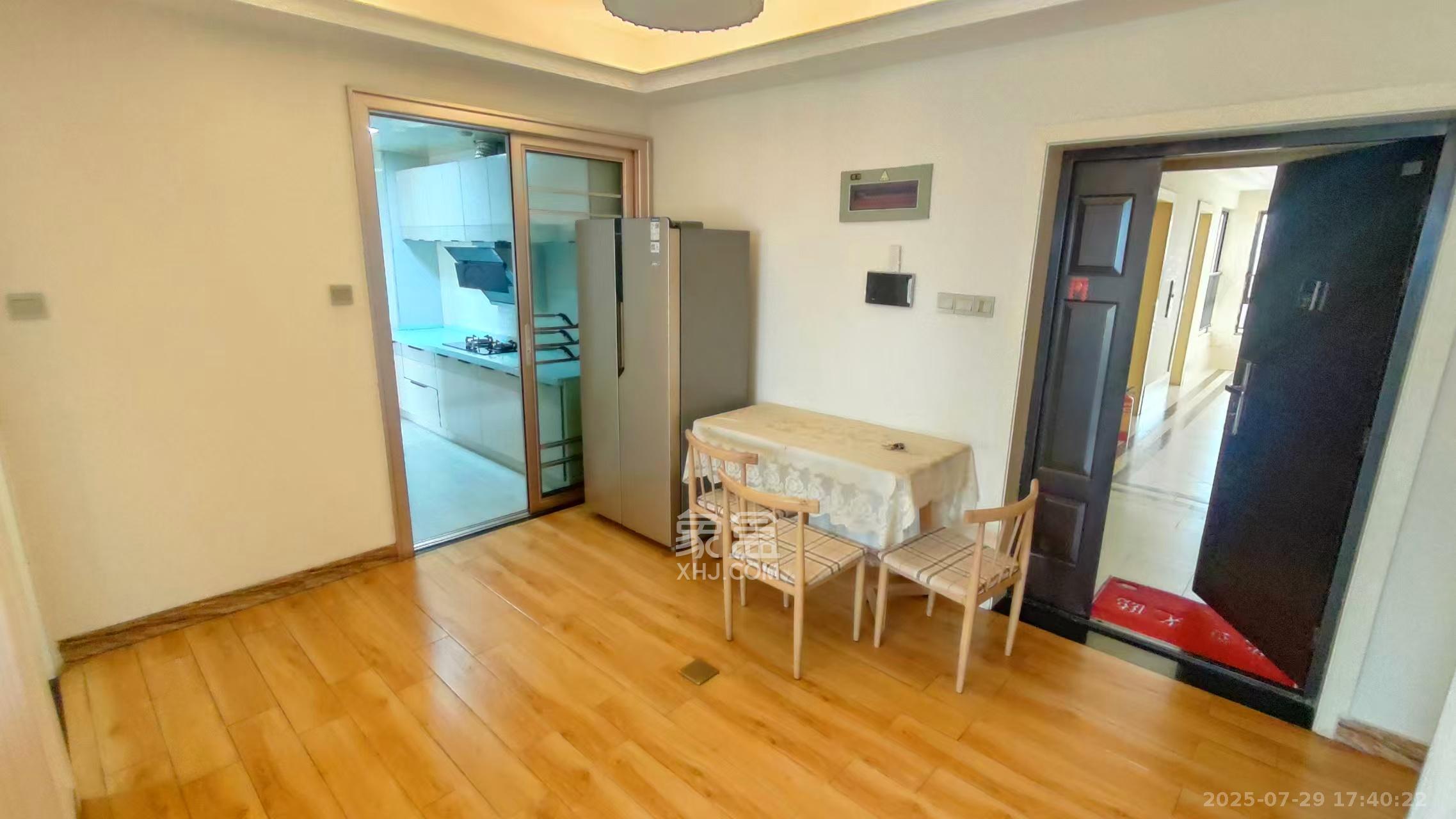 深业睿城 3室2厅2卫 2500.0元/月 深业睿城 3室2厅2卫 2500.0元/月室内图