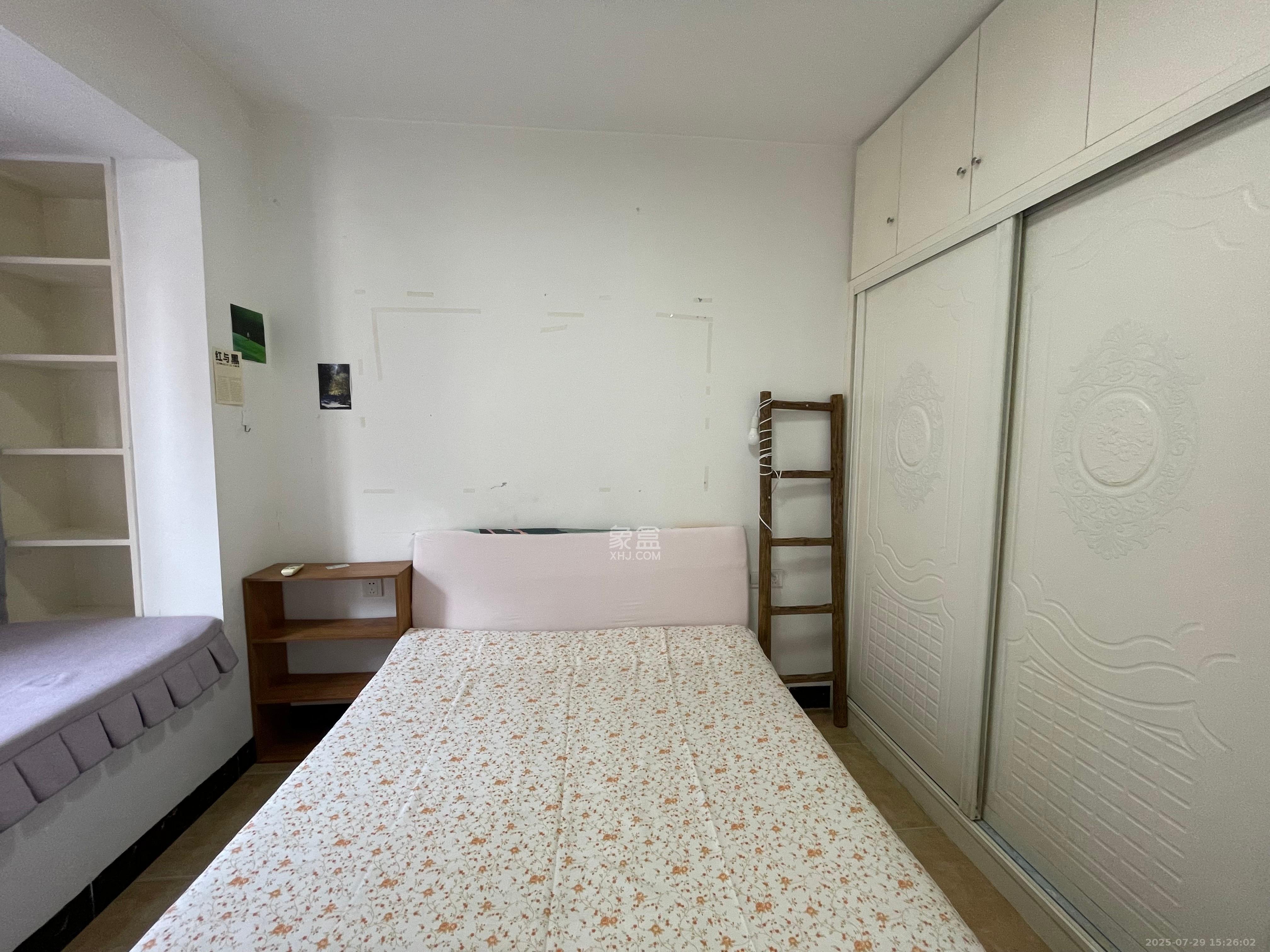 百纳广场(百纳公寓) 2室2厅1卫 2500.0元/月 百纳广场(百纳公寓) 2室2厅1卫 2500.0元/月室内图