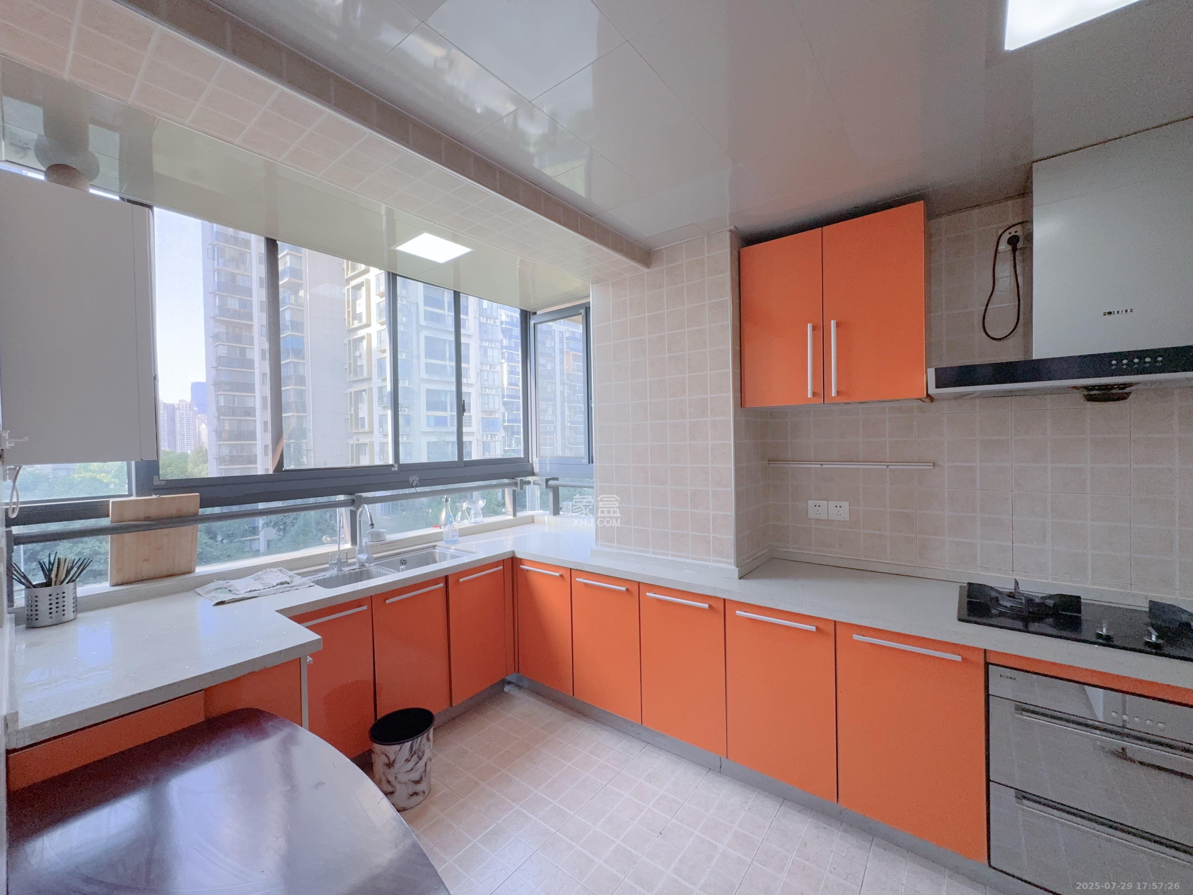 博林金谷  4室2厅3卫    3500.0元/月室内图