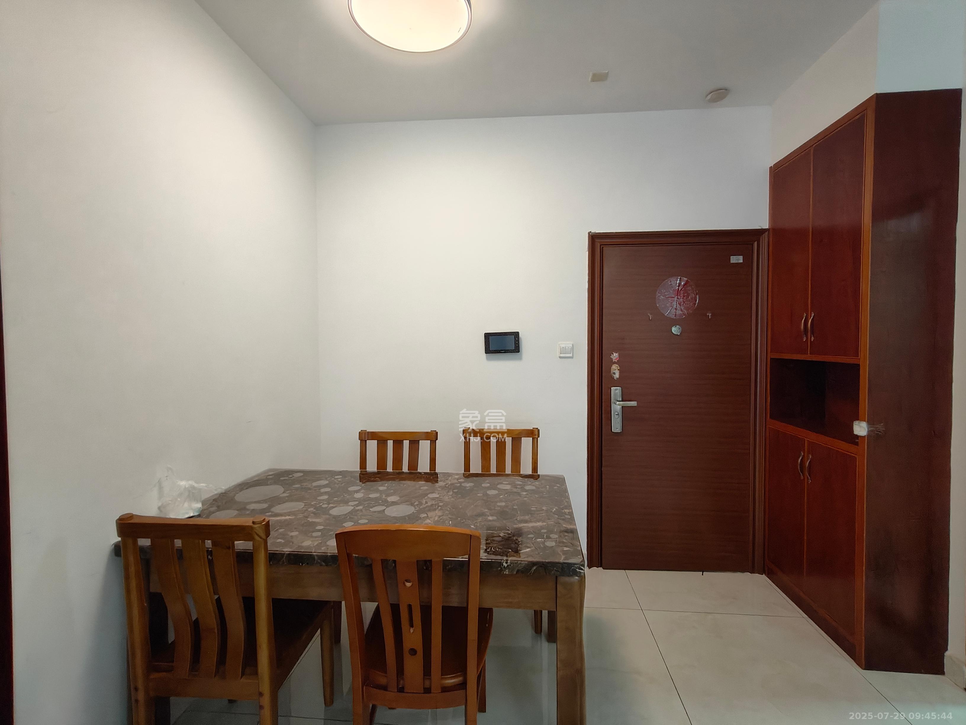 万博汇 2室2厅1卫 2900.0元/月 万博汇 2室2厅1卫 2900.0元/月室内图