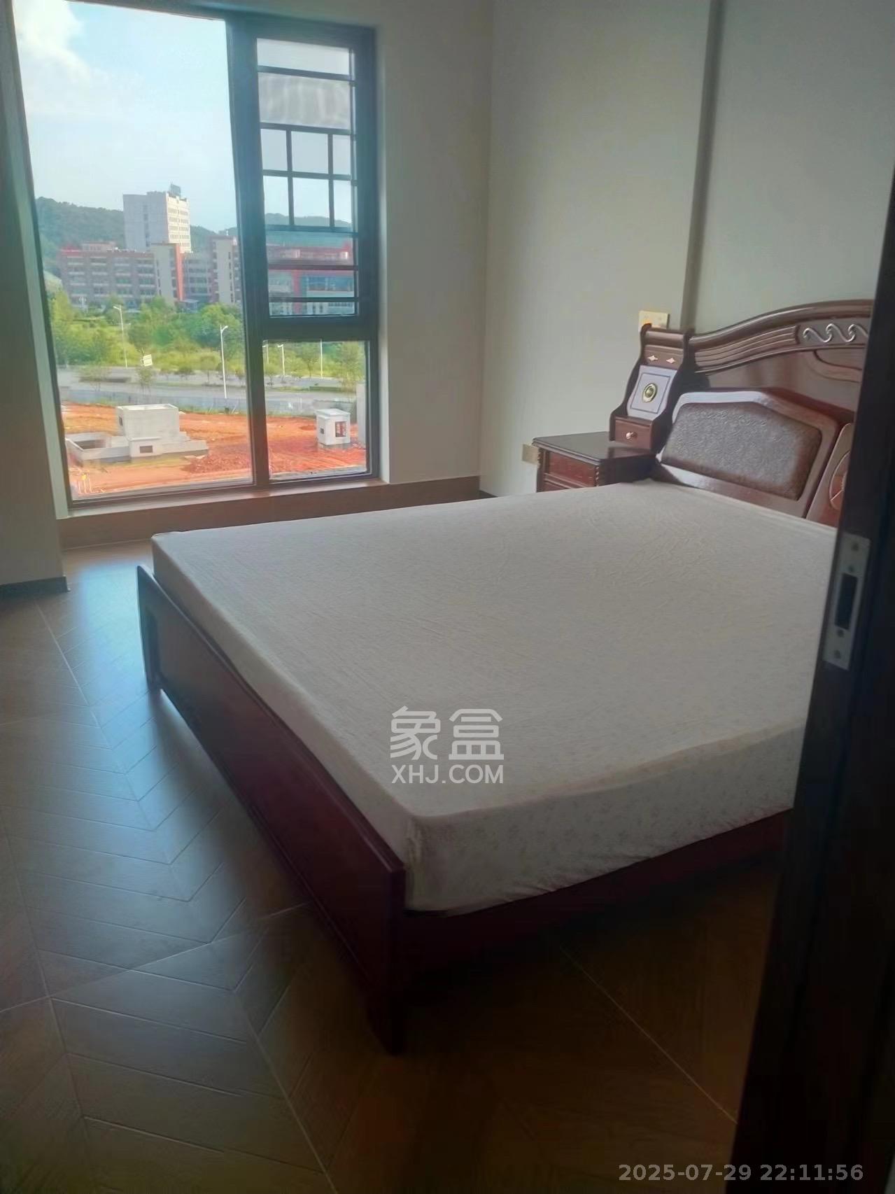 汉高学士府  4室2厅2卫    3500.0元/月室内图