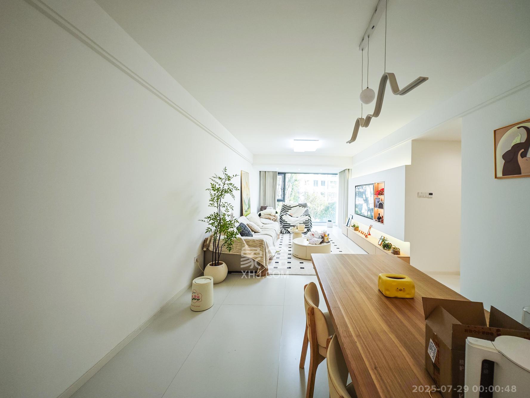 长沙北中心保利时代B区  3室2厅2卫    128.0万 长沙北中心保利时代B区  3室2厅2卫    128.0万客厅