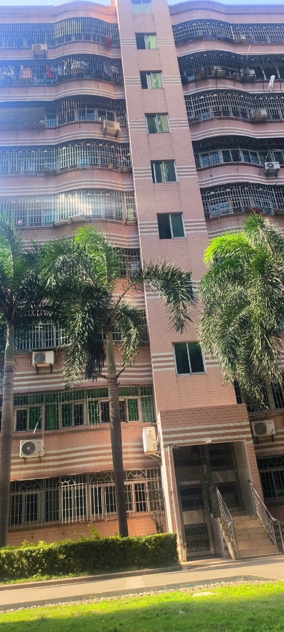 气象局宿舍(海府路60号)  3室2厅1卫    135.0万 气象局宿舍(海府路60号)  3室2厅1卫    135.0万客厅