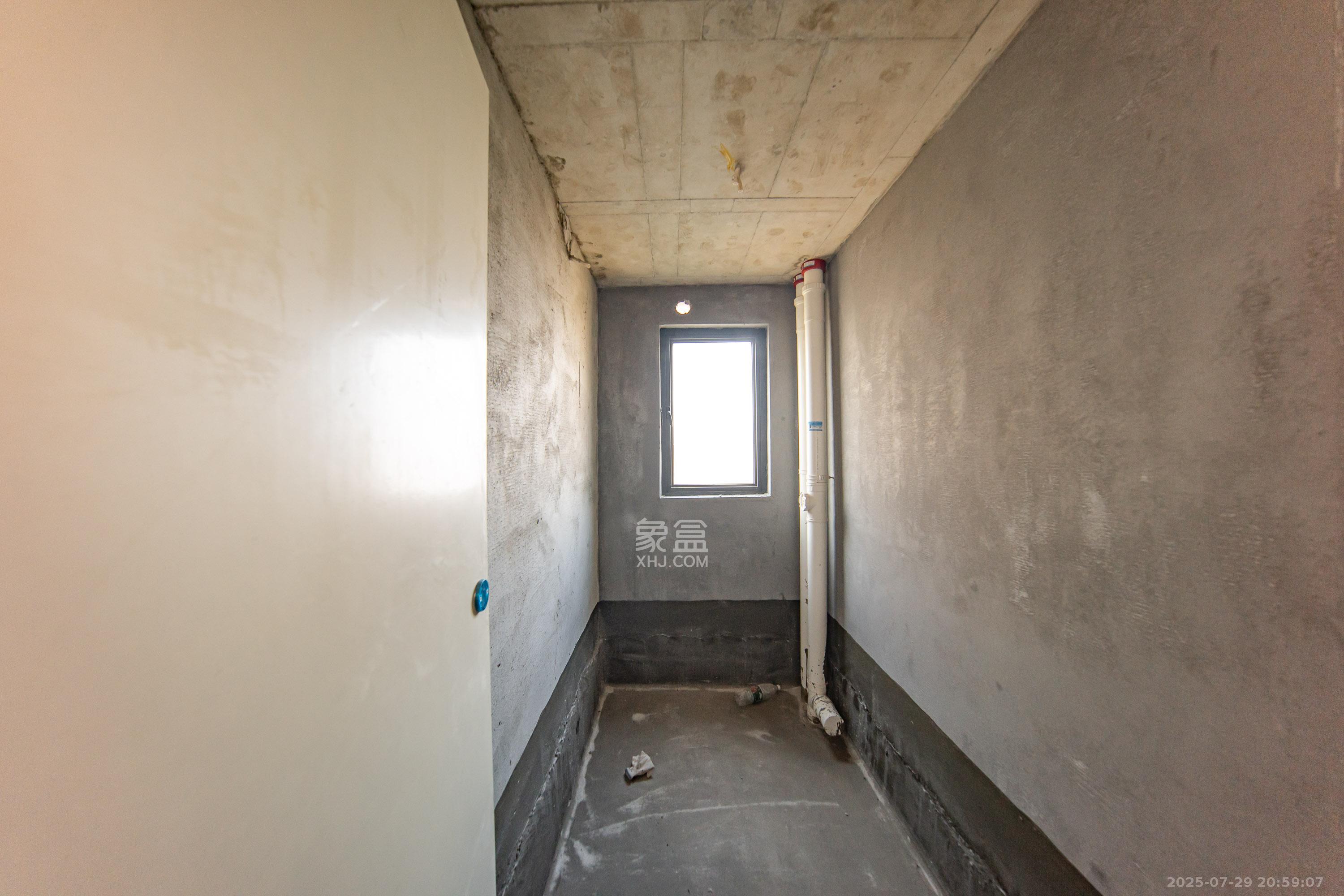 汉唐翰林府  4室2厅2卫    98.0万卫生间