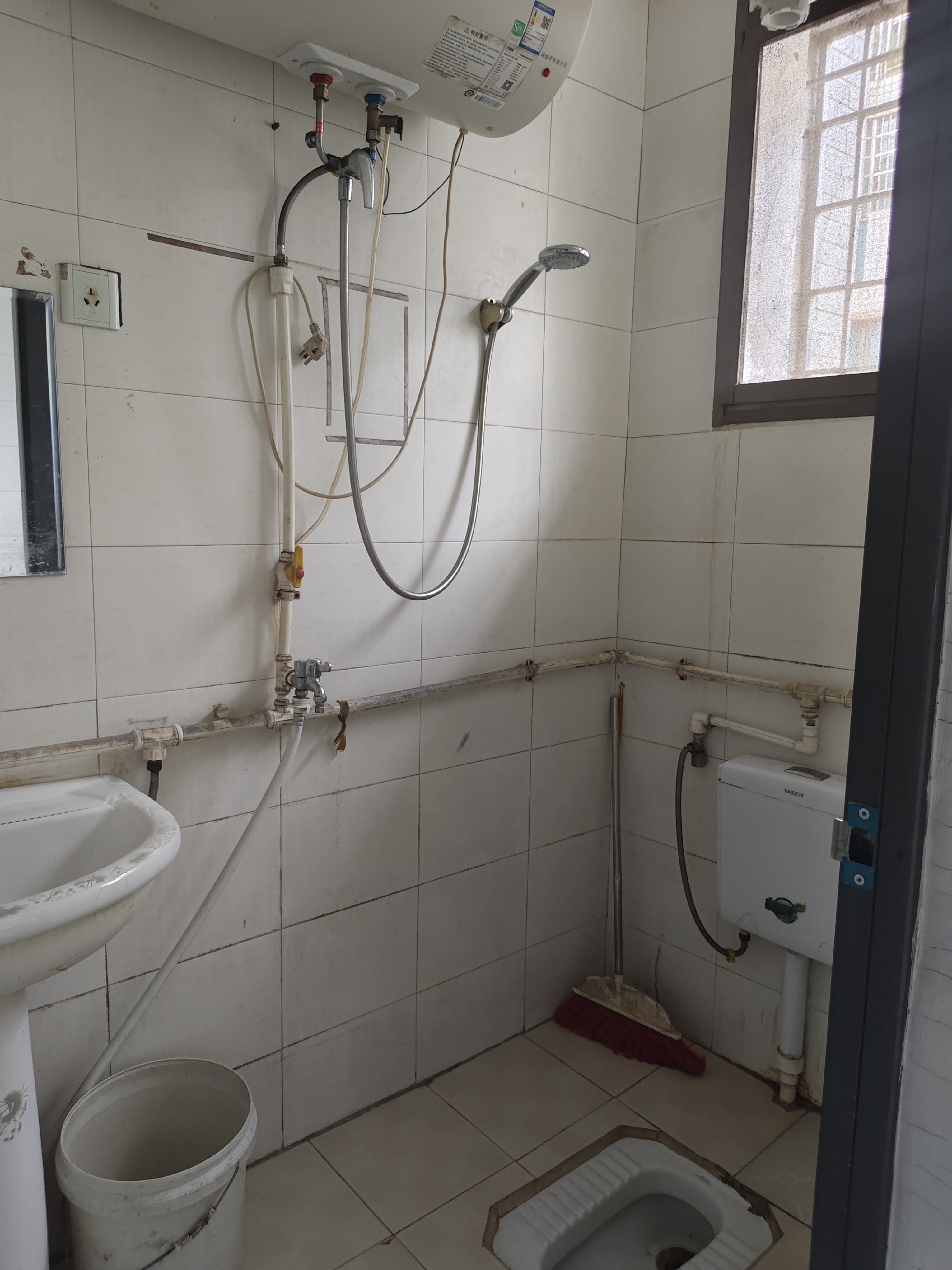 馨园小区 1室0厅0卫 800.0元/月 馨园小区 1室0厅0卫 800.0元/月室内图