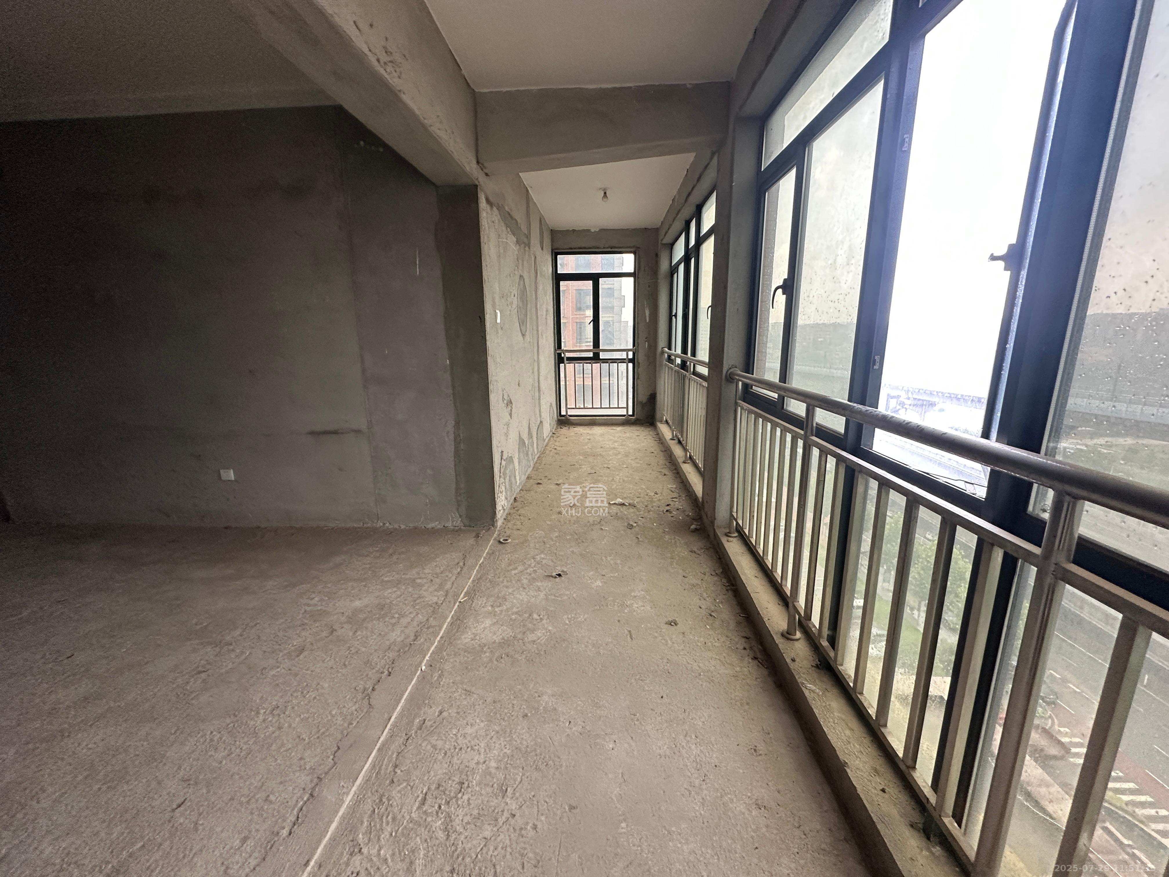 金谷豪庭 3室2厅1卫 1000.0元/月 金谷豪庭 3室2厅1卫 1000.0元/月室内图