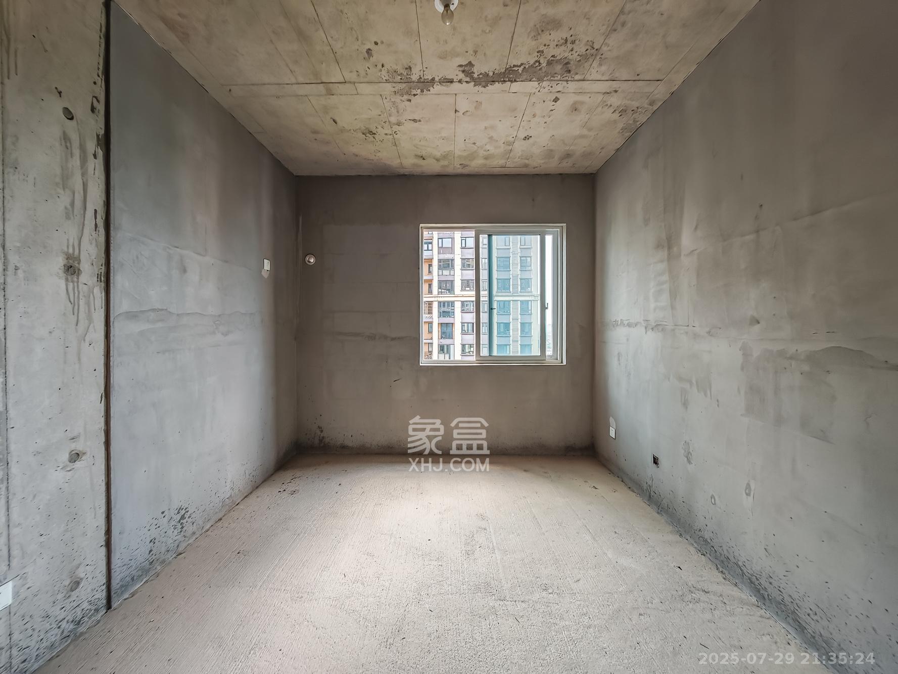 中岭景苑  2室2厅1卫    42.0万 中岭景苑  2室2厅1卫    42.0万卧室