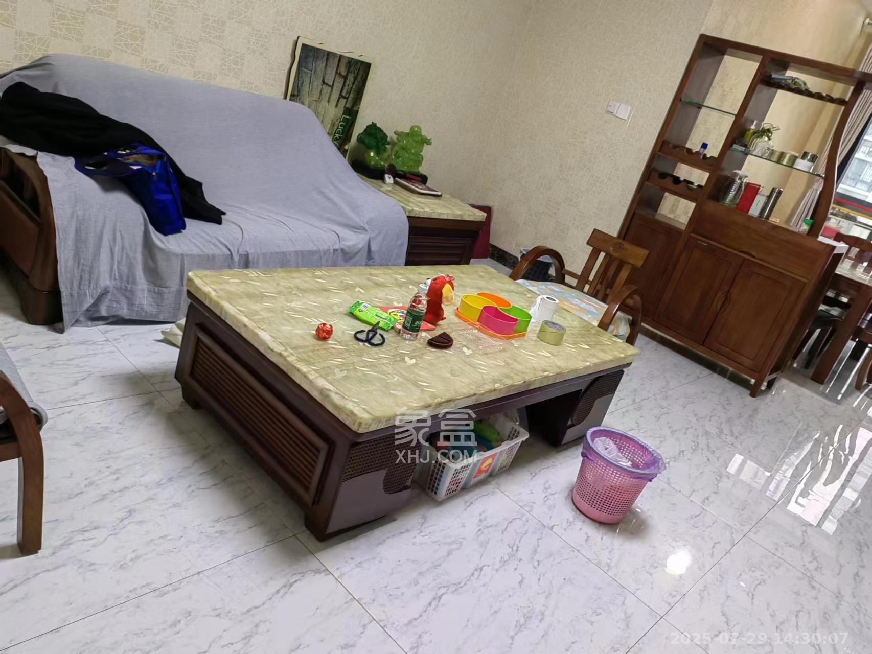 钱隆学府一、二期 4室2厅1卫 3400.0元/月 钱隆学府一、二期 4室2厅1卫 3400.0元/月室内图