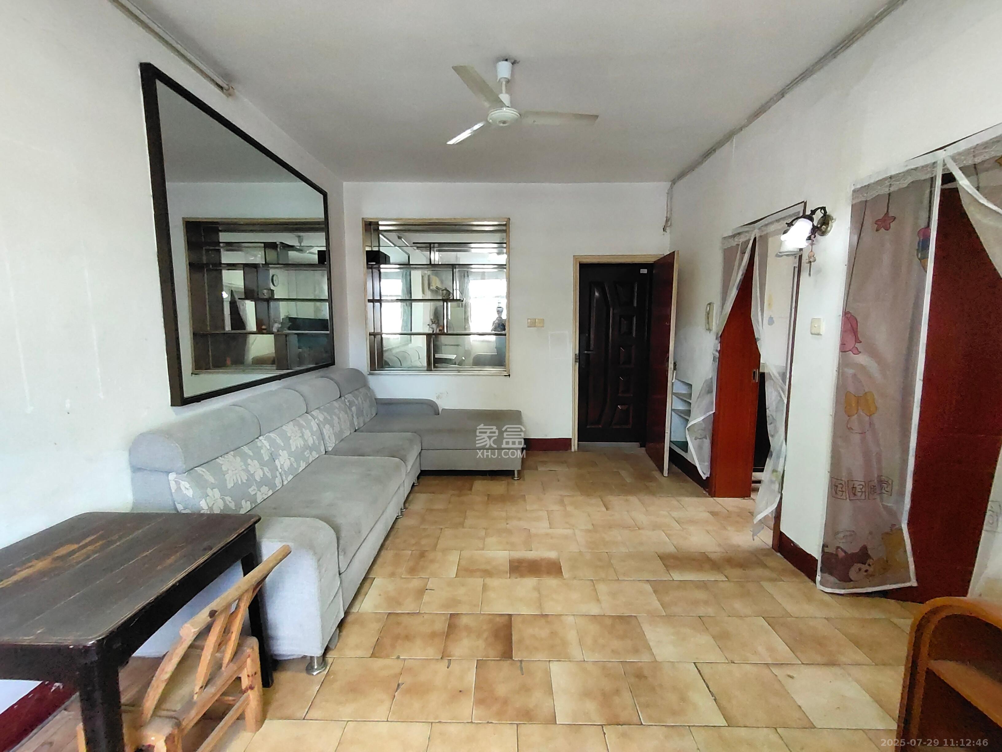 省委五区宿舍  3室2厅1卫    2300.0元/月 省委五区宿舍  3室2厅1卫    2300.0元/月室内图