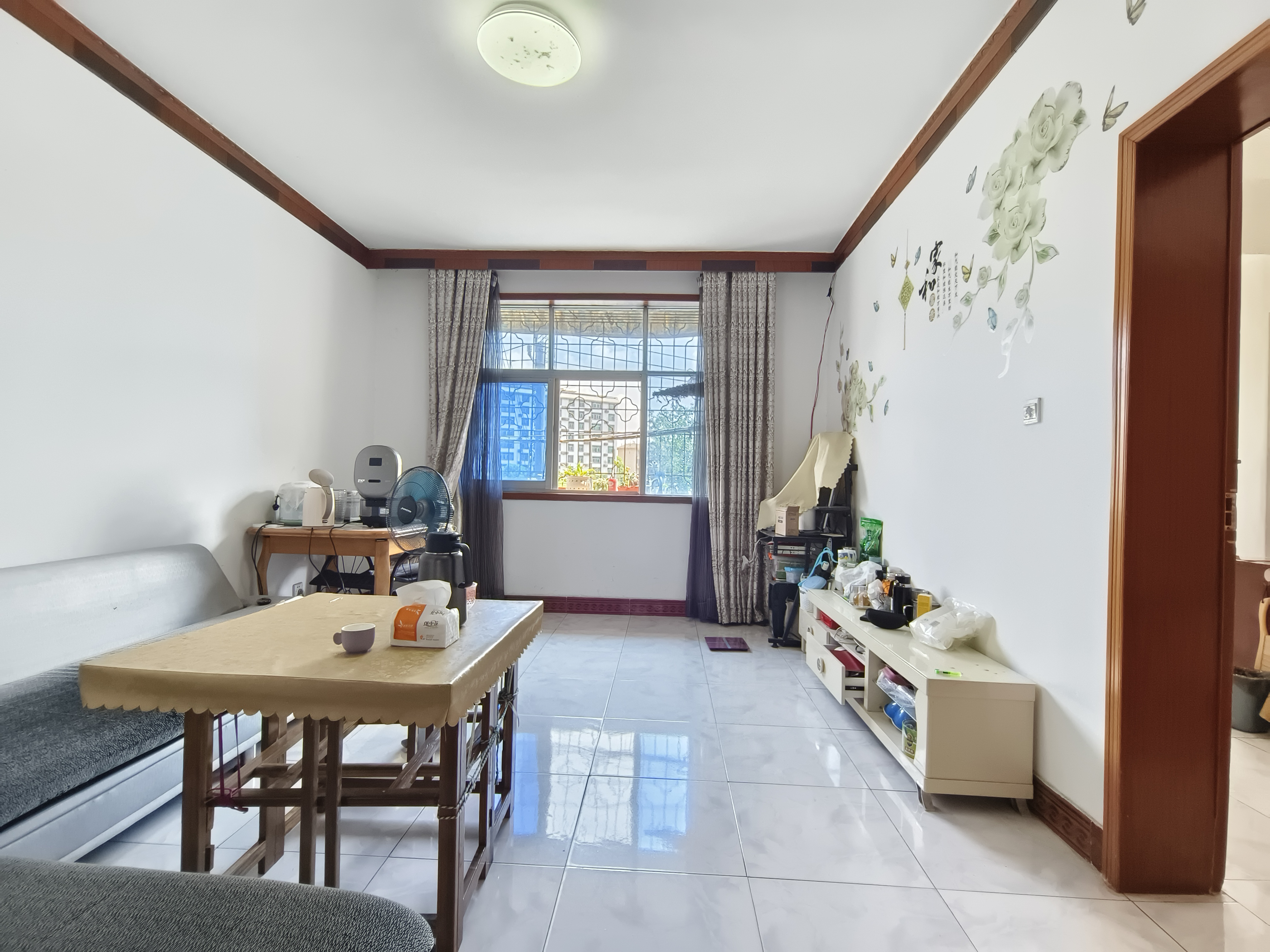 宝塔岗新村小区 3室2厅1卫 30.8万 宝塔岗新村小区 3室2厅1卫 30.8万客厅