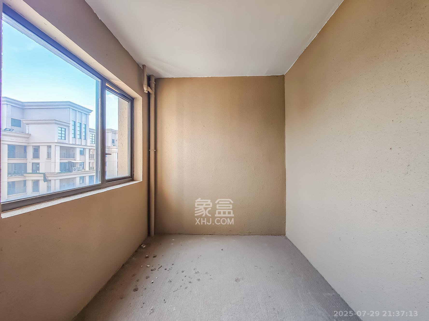 长沙雅居乐花园 3室2厅2卫 90.0万 长沙雅居乐花园 3室2厅2卫 90.0万卧室