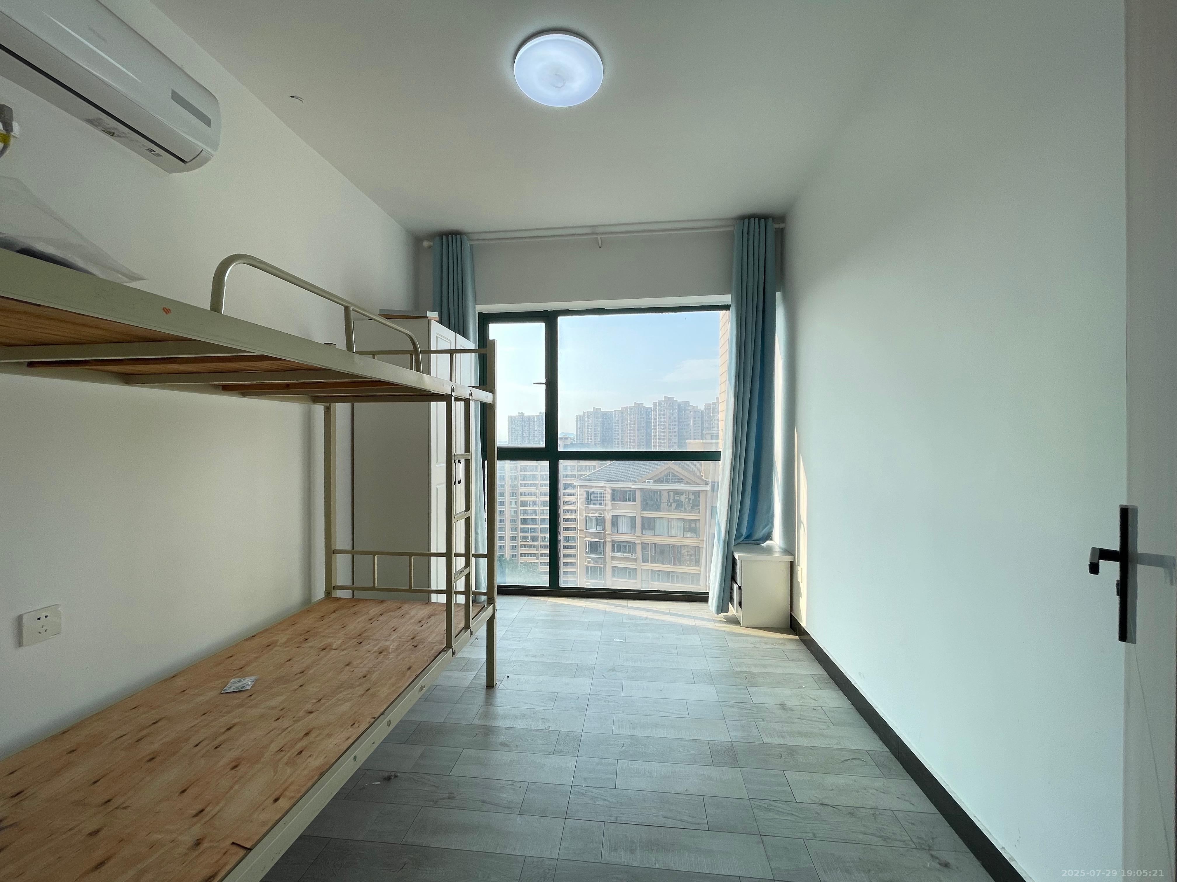 金湘苑(星澜之悦) 4室2厅2卫 2500.0元/月 金湘苑(星澜之悦) 4室2厅2卫 2500.0元/月室内图