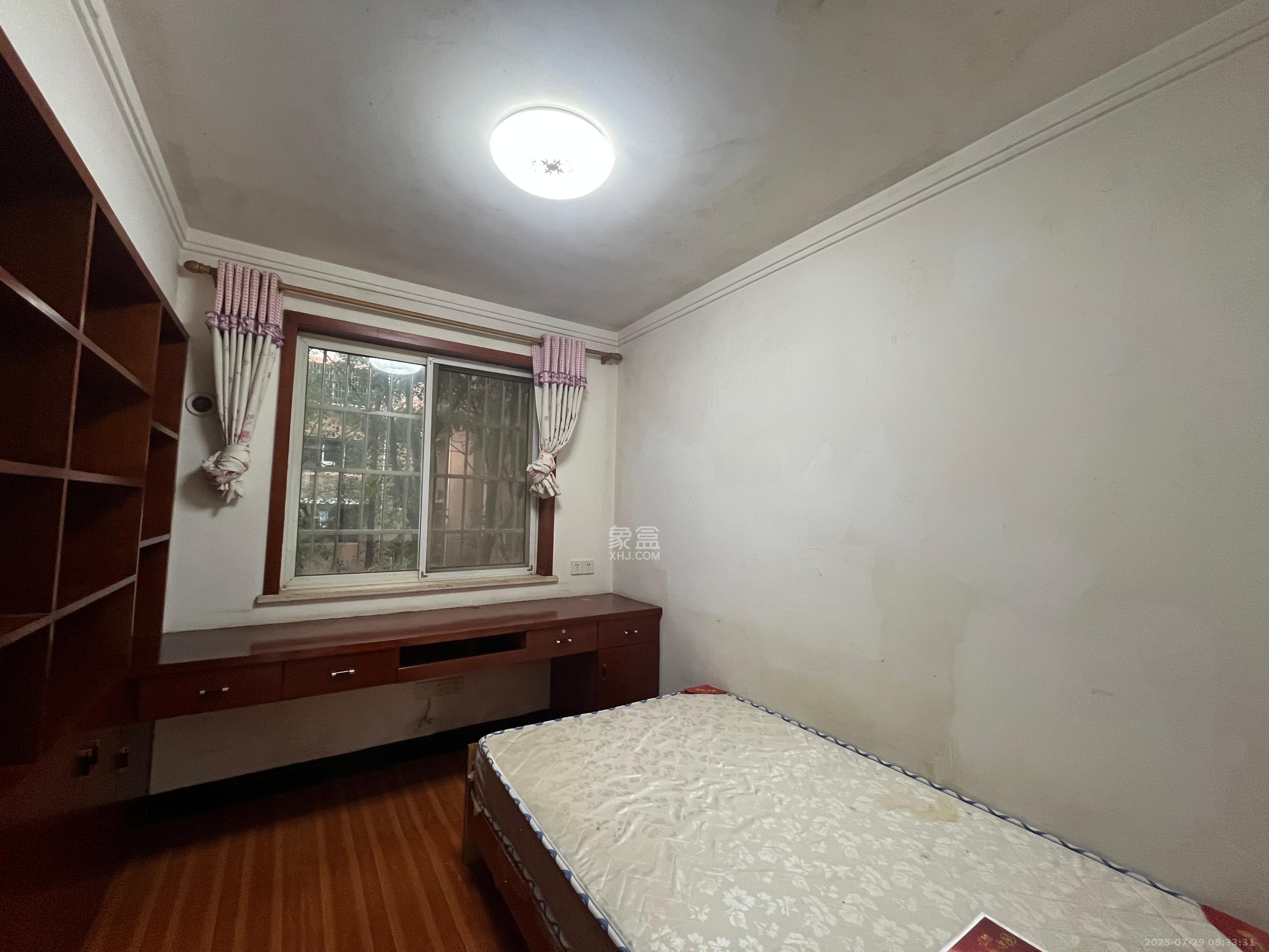 东岸锦城(东方人家)  3室1厅1卫   1800.00元/月室内图