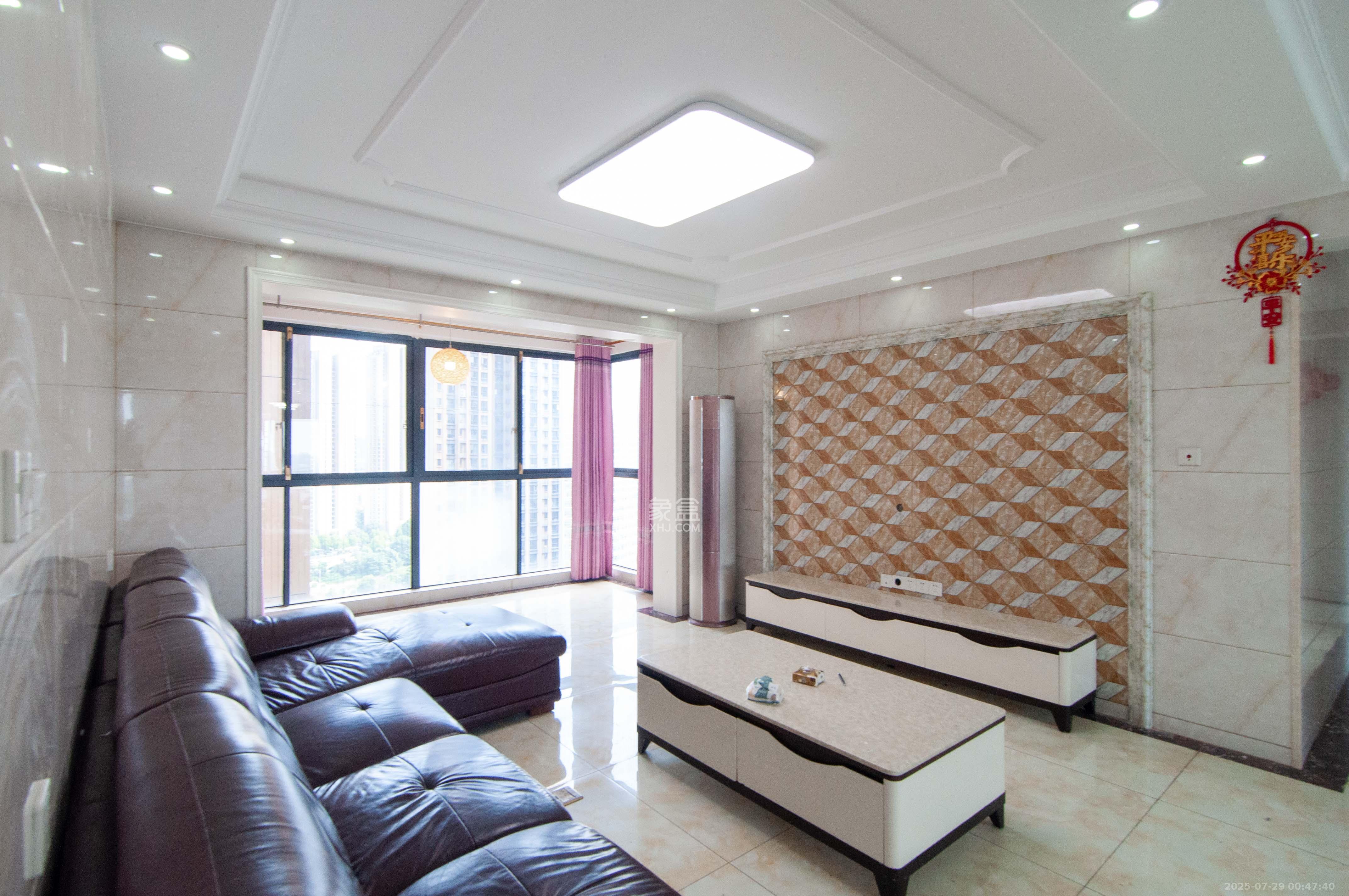 振业城二期 4室2厅2卫 188.0万 振业城二期 4室2厅2卫 188.0万客厅