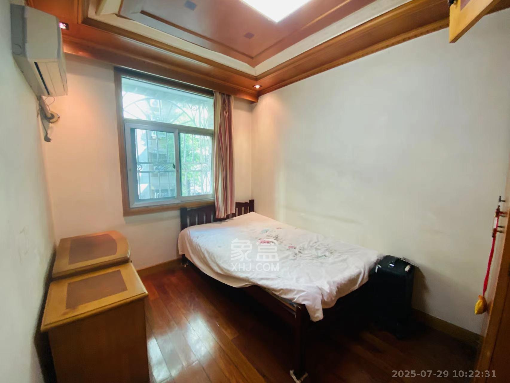 恒达花园  1室2厅1卫   2000.00元/月室内图
