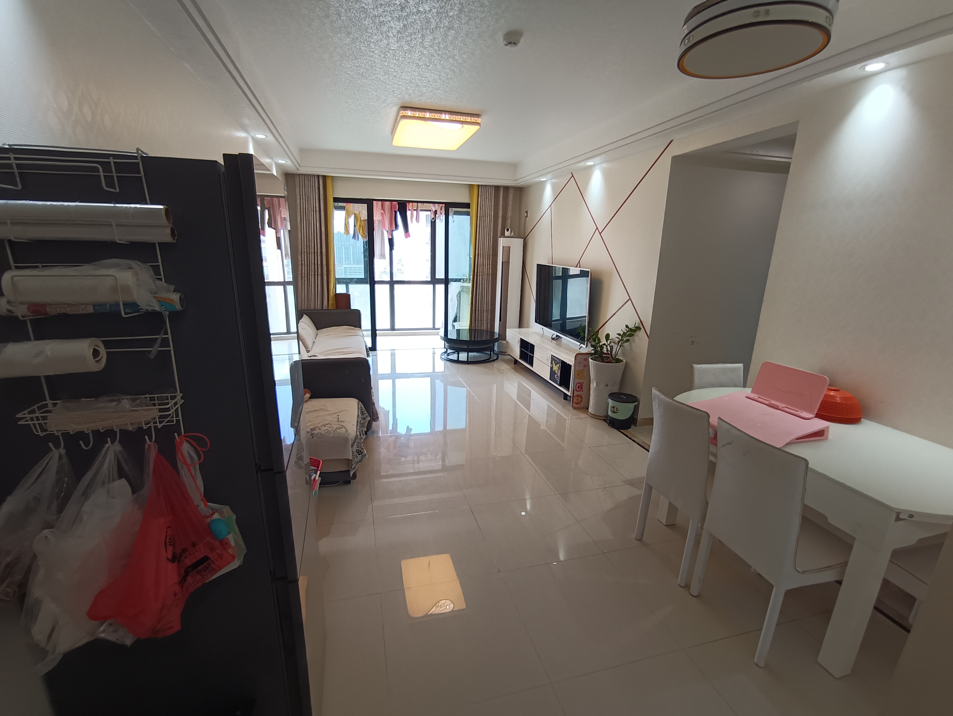 中海锦城 3室2厅2卫 165.0万 中海锦城 3室2厅2卫 165.0万客厅