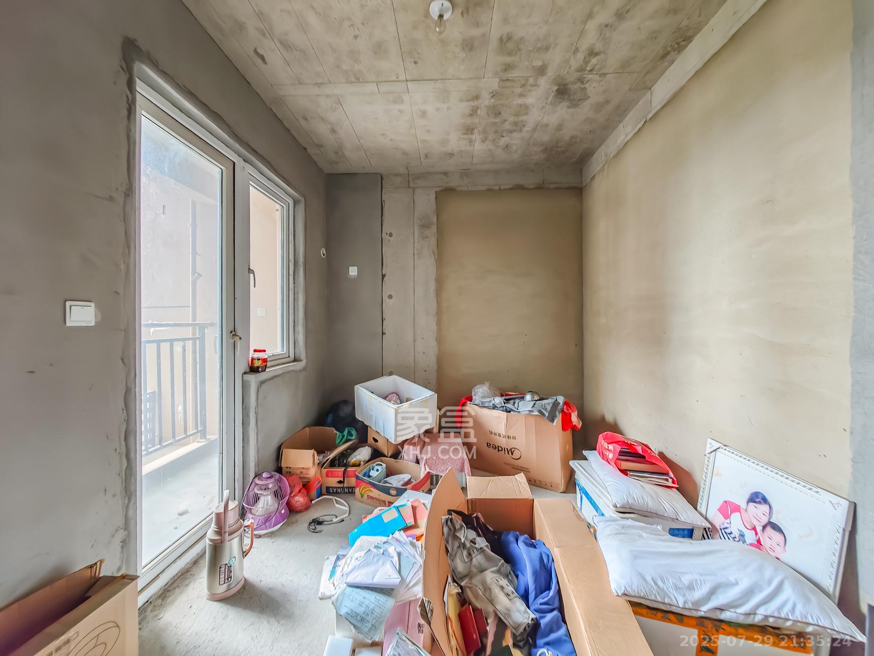 中岭景苑  2室2厅1卫    42.0万 中岭景苑  2室2厅1卫    42.0万卧室