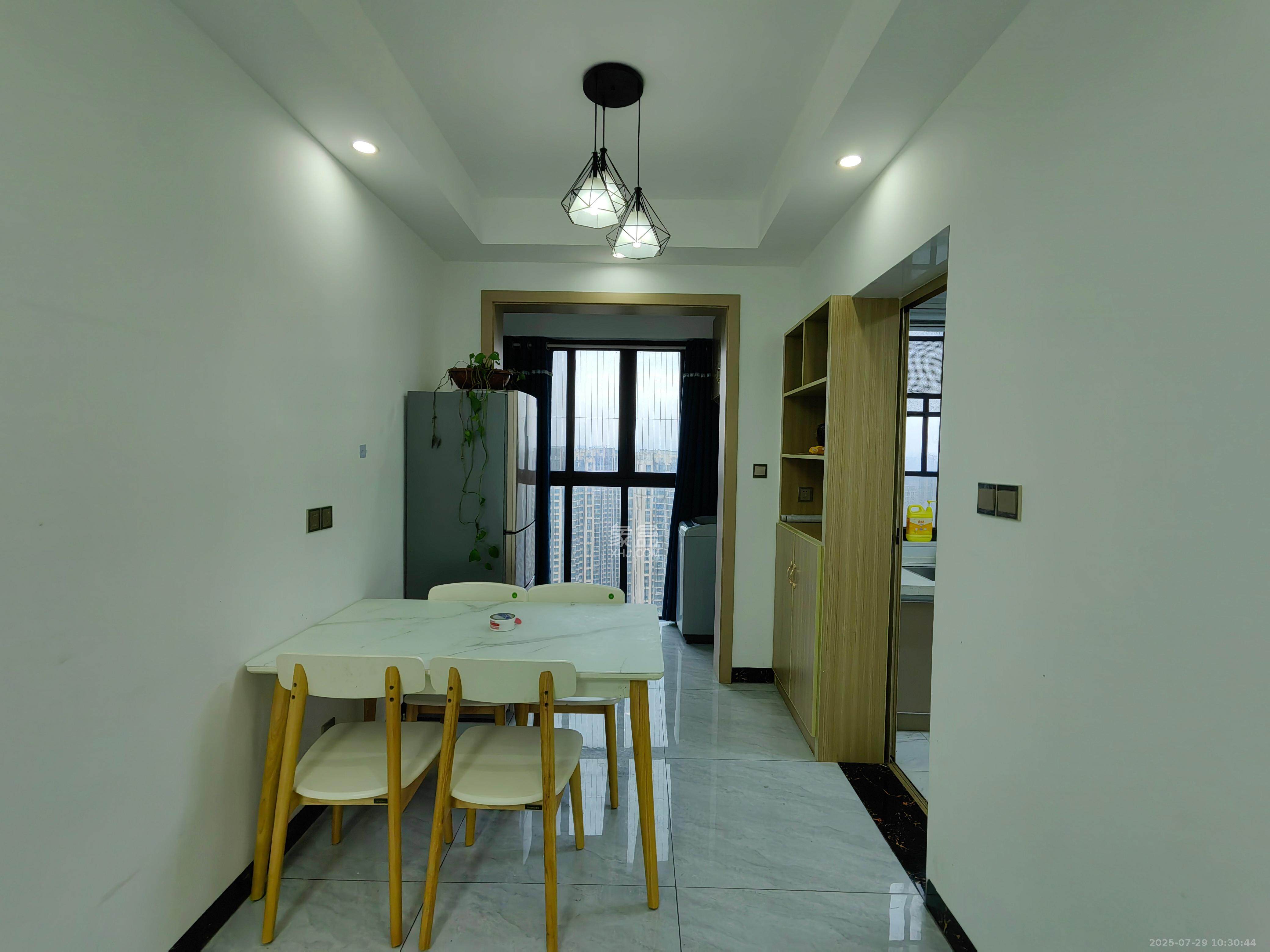 中建梅溪湖中心  3室2厅2卫    3600.0元/月室内图