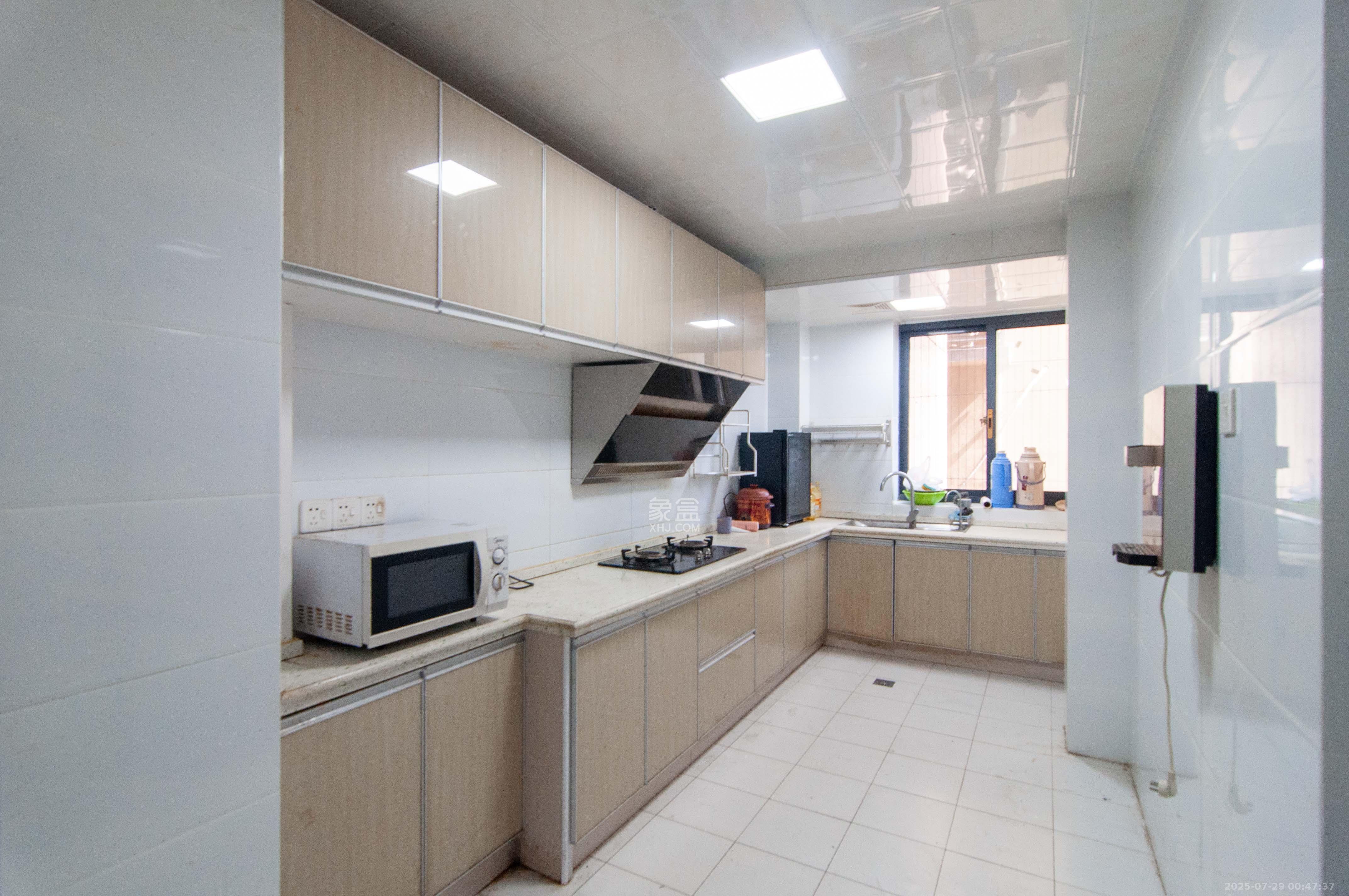 振业城二期 4室2厅2卫 188.0万 振业城二期 4室2厅2卫 188.0万厨房