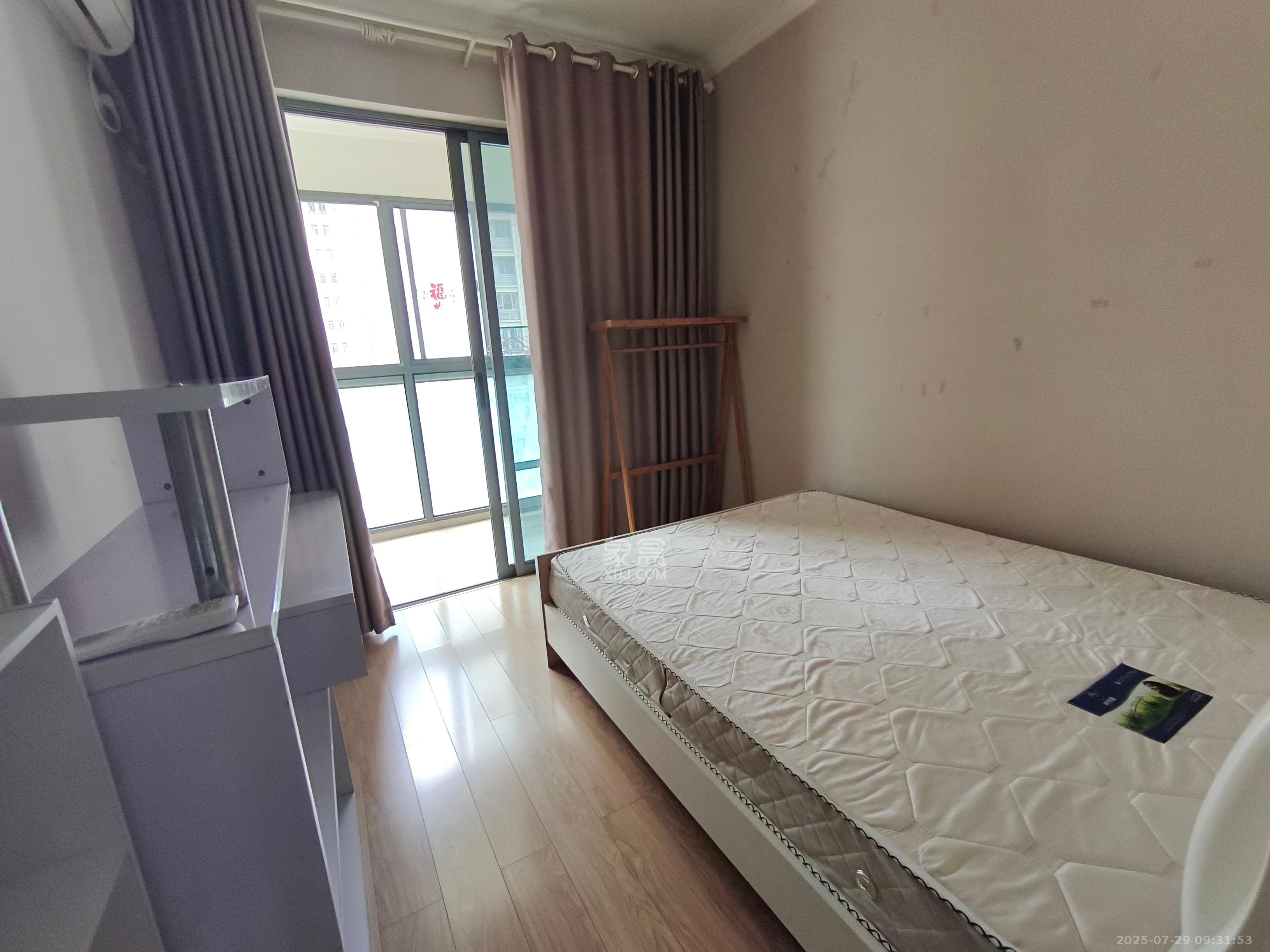 八方小区C区  3室2厅2卫    4200.0元/月 八方小区C区  3室2厅2卫    4200.0元/月室内图