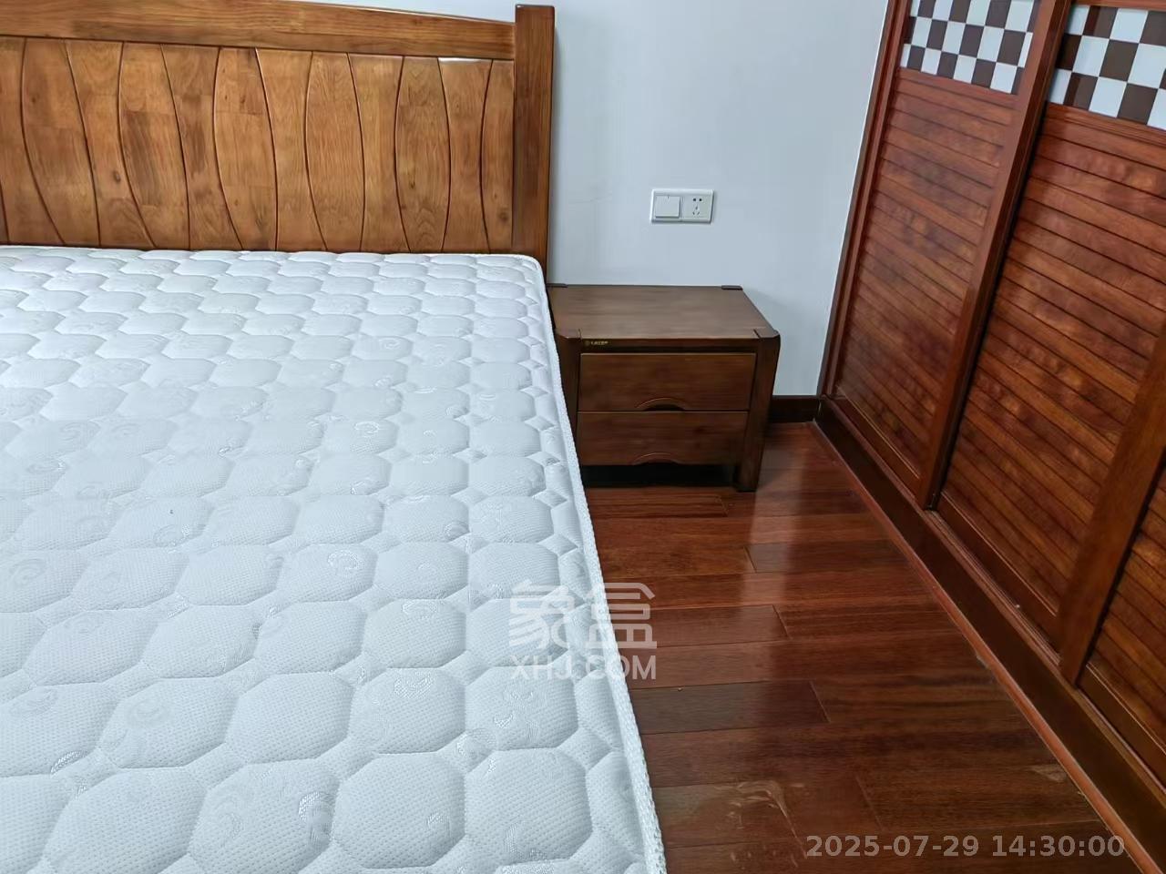 钱隆学府一、二期  4室2厅1卫    3400.0元/月室内图