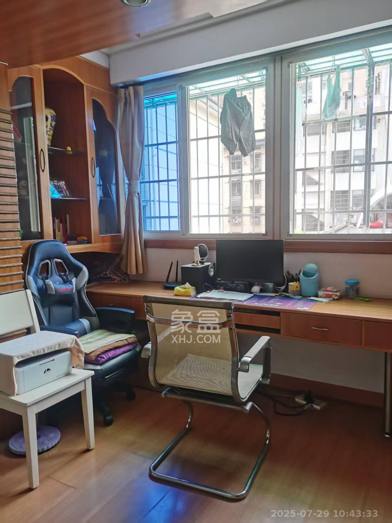 韭菜园商住楼  3室1厅1卫    3000.0元/月室内图