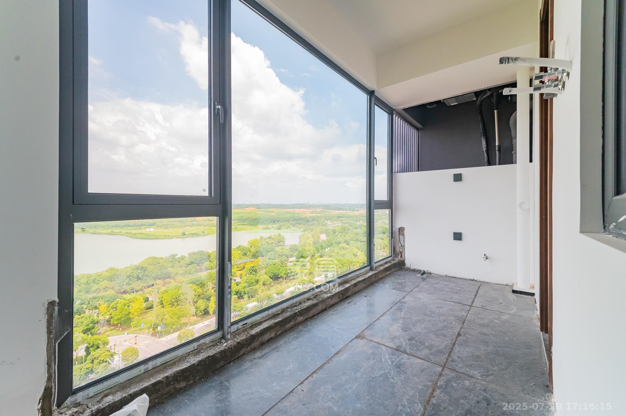 万科松湖天地  4室2厅3卫    395.0万 万科松湖天地  4室2厅3卫    395.0万其他