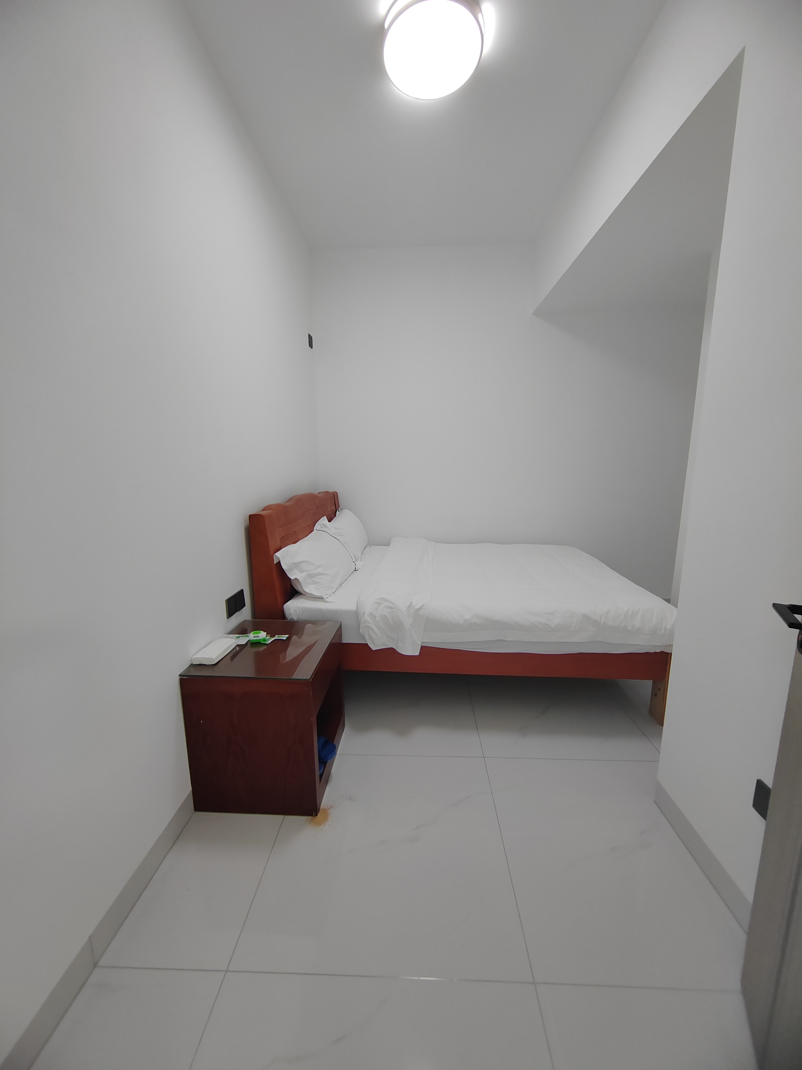 滨海新都 2室1厅1卫 2500.0元/月 滨海新都 2室1厅1卫 2500.0元/月室内图