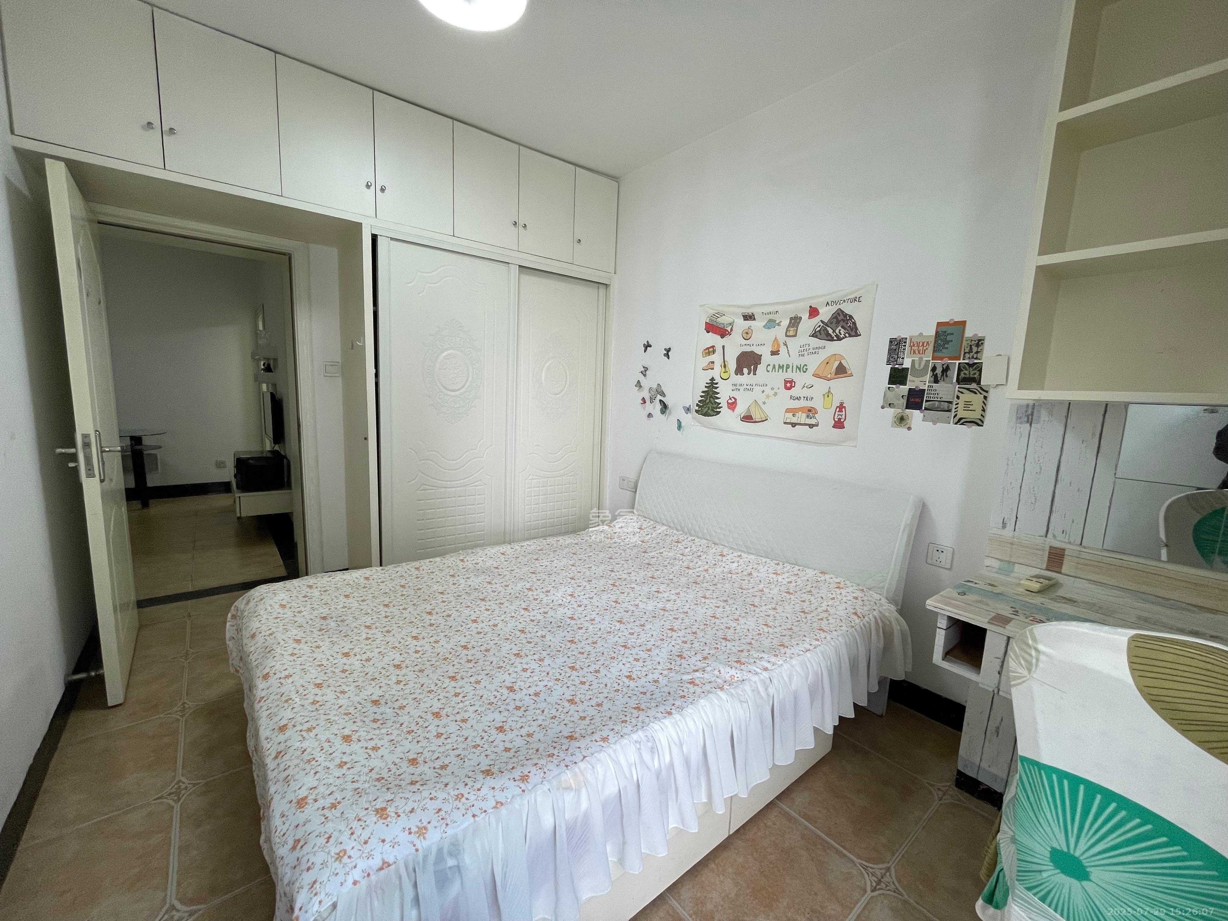 百纳广场(百纳公寓) 2室2厅1卫 2500.0元/月 百纳广场(百纳公寓) 2室2厅1卫 2500.0元/月室内图