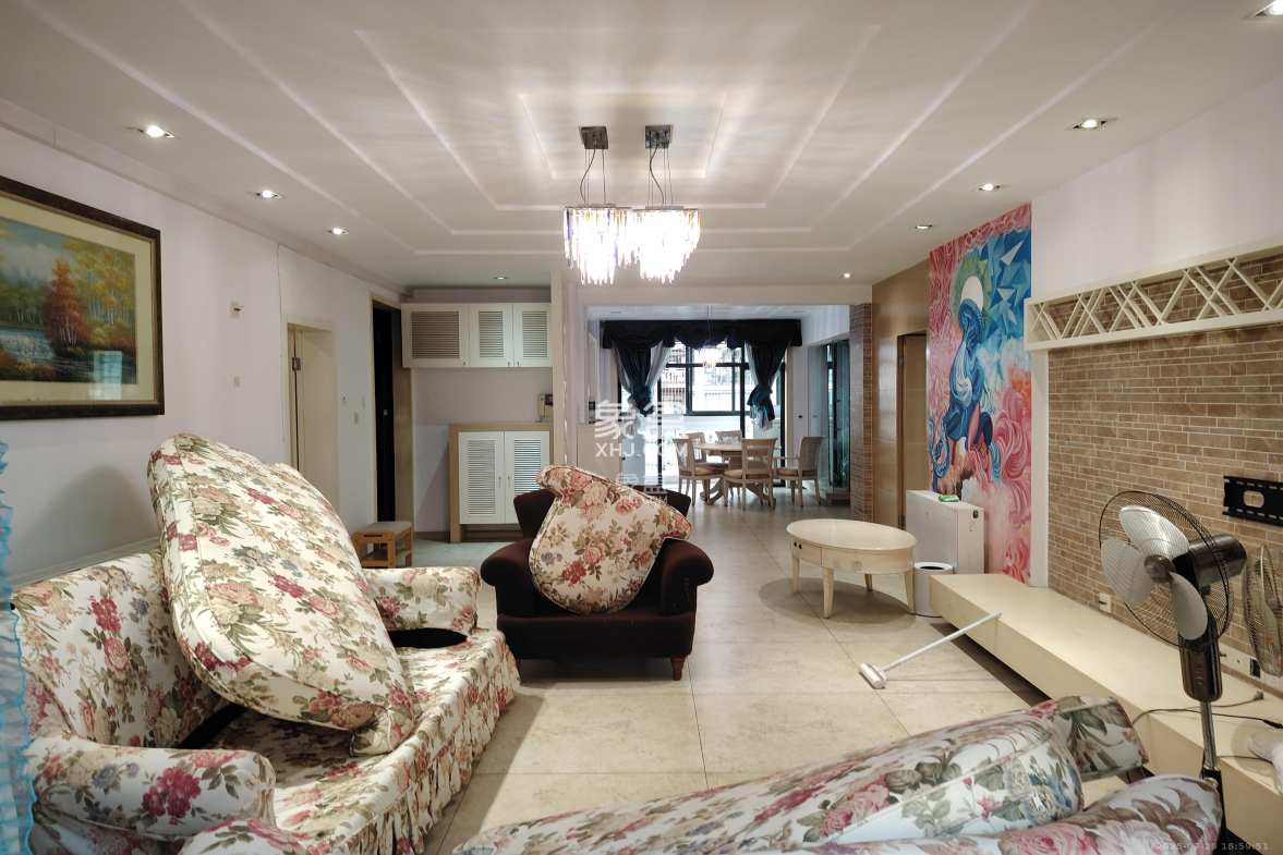 世嘉国际华城  3室2厅2卫    3600.0元/月 世嘉国际华城  3室2厅2卫    3600.0元/月室内图